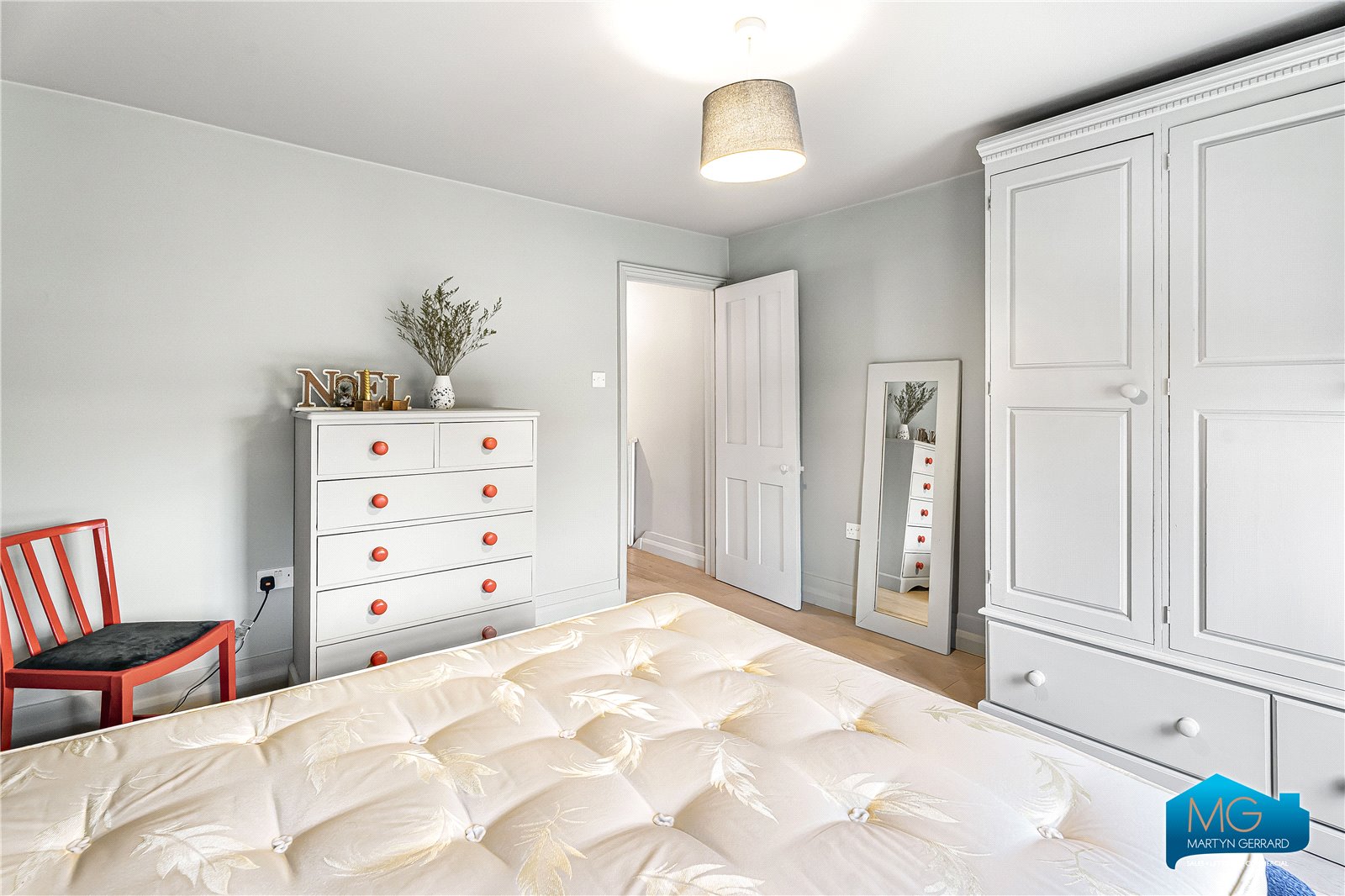 2 bedroom Semi-Detached House to rent - Martyn Gerrard