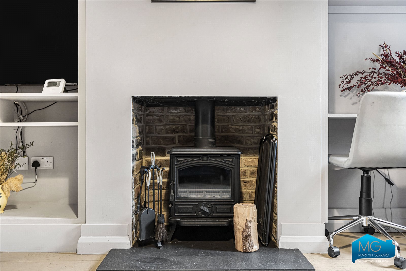 2 bedroom Semi-Detached House to rent - Martyn Gerrard