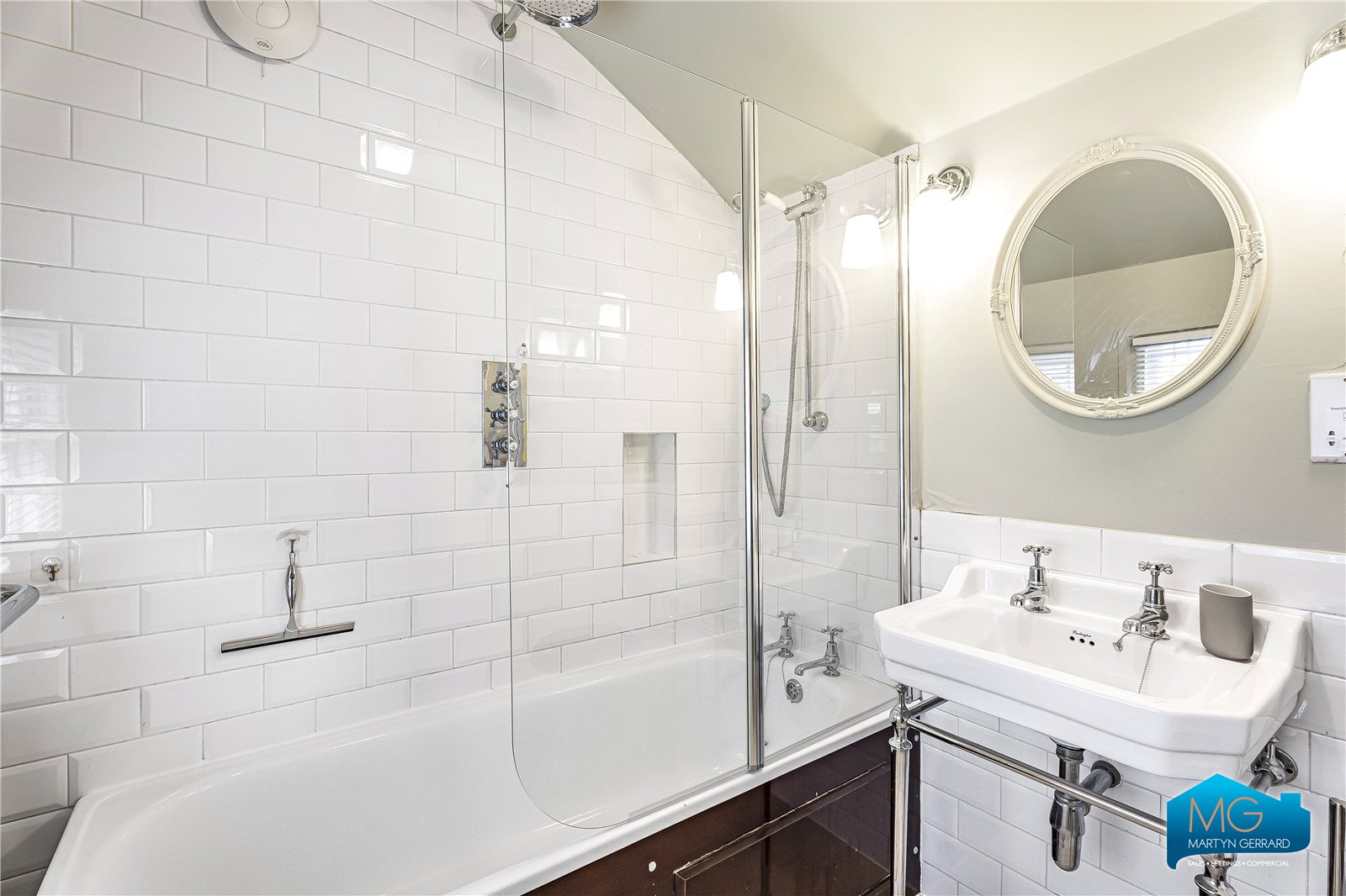 2 bedroom Semi-Detached House to rent - Martyn Gerrard