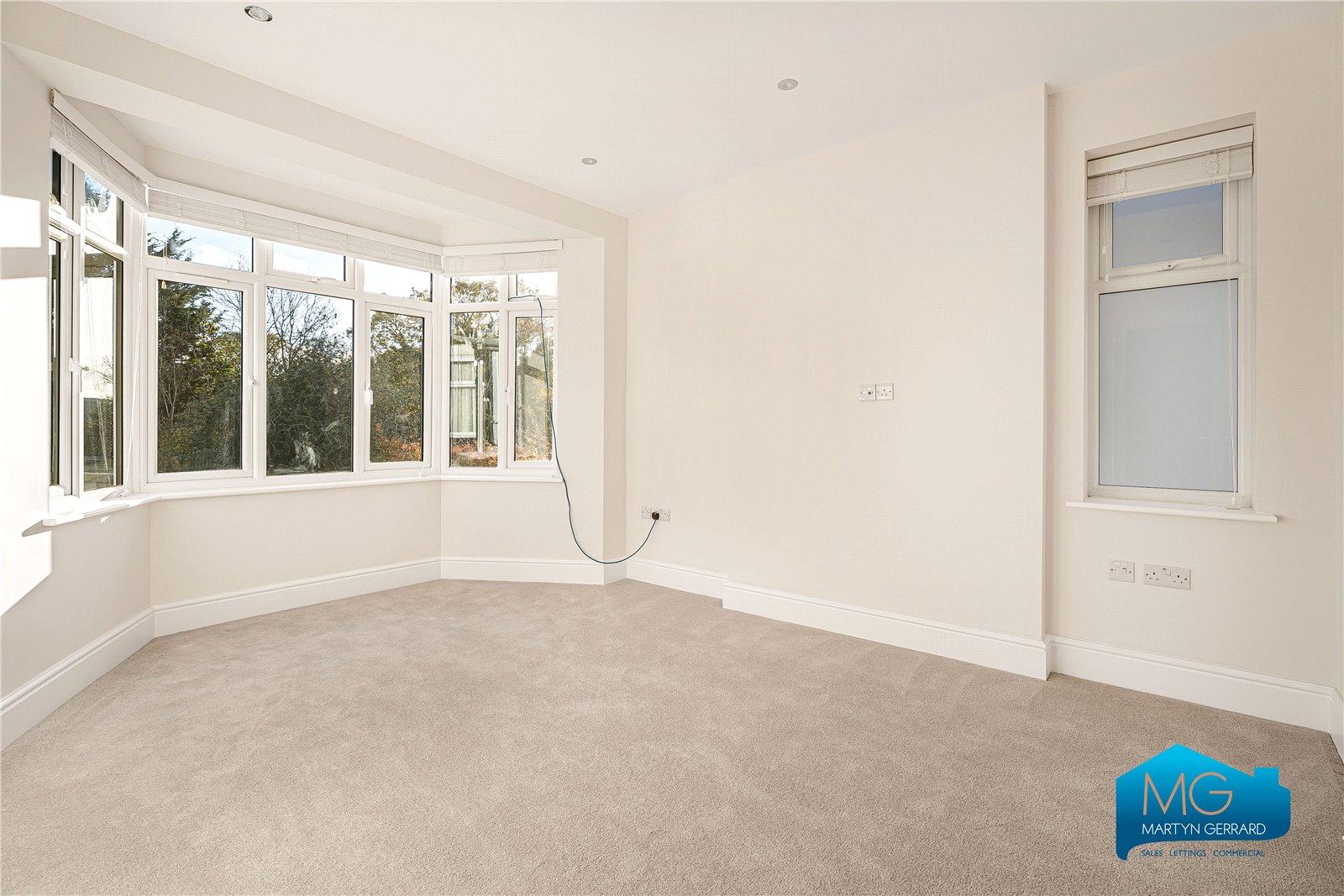 4 bedroom Semi-Detached House to rent - Martyn Gerrard