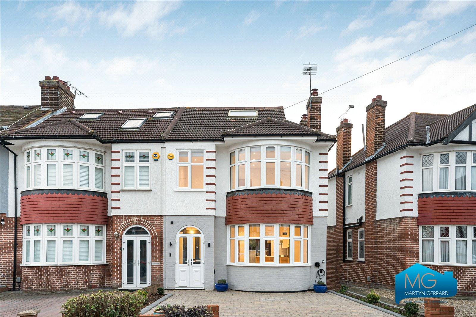4 bedroom Semi-Detached House to rent - Martyn Gerrard