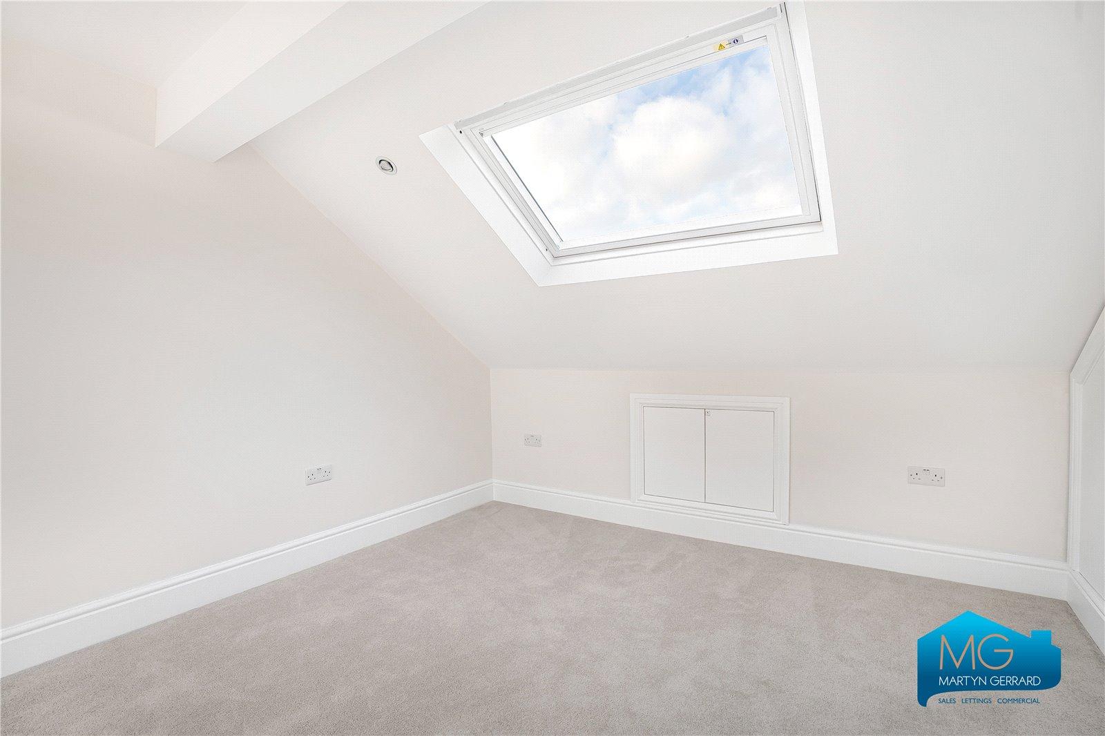 4 bedroom Semi-Detached House to rent - Martyn Gerrard