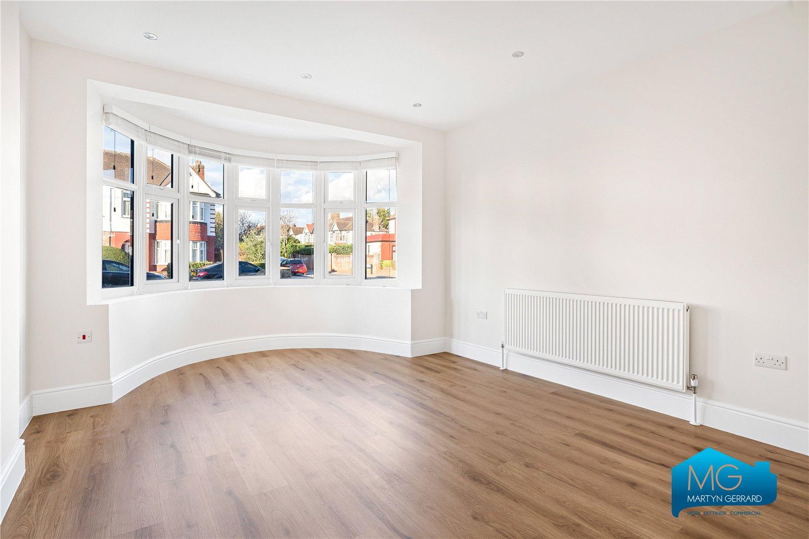 4 bedroom Semi-Detached House to rent - Martyn Gerrard