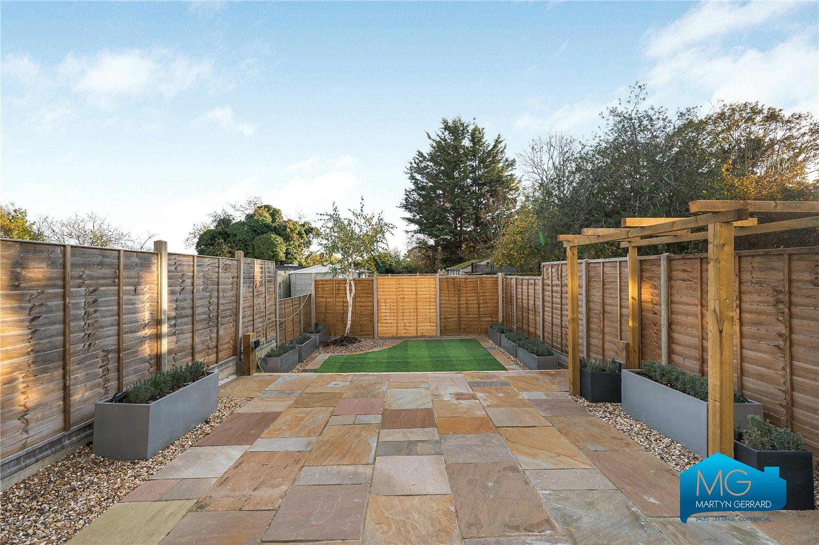 4 bedroom Semi-Detached House to rent - Martyn Gerrard