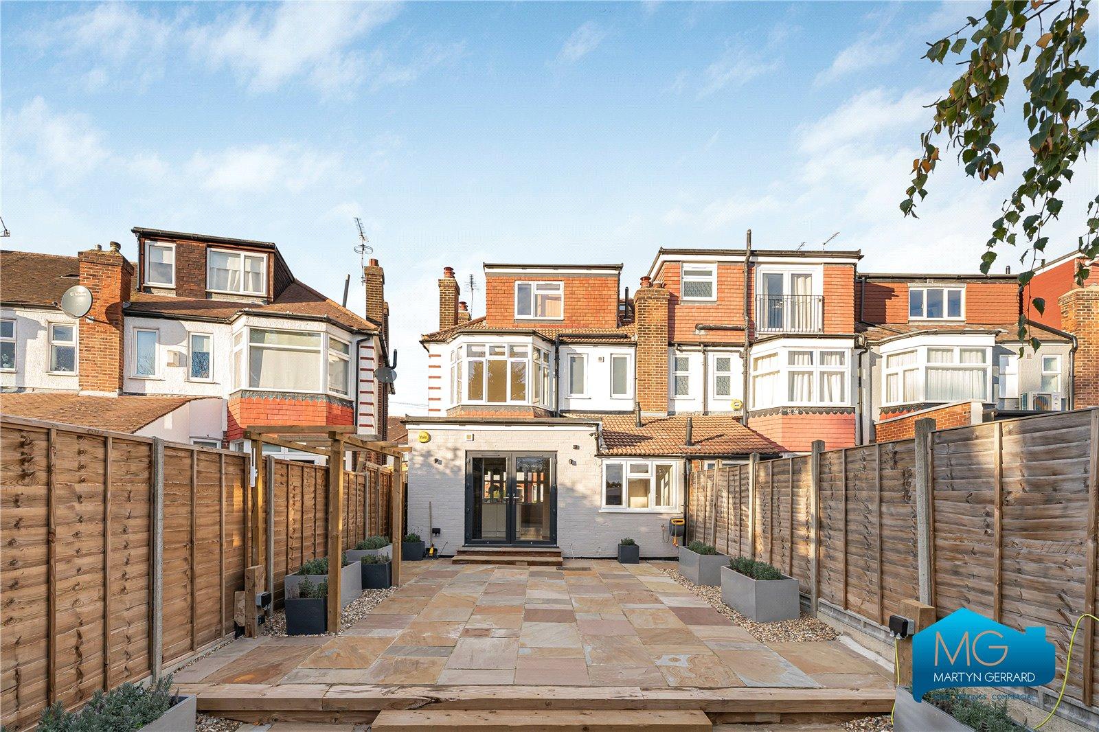 4 bedroom Semi-Detached House to rent - Martyn Gerrard
