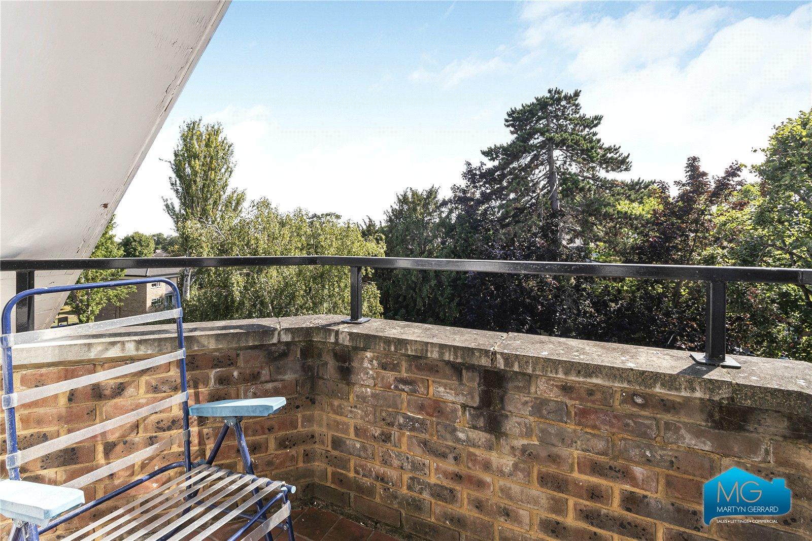 3 bedroom Apartment to rent - Martyn Gerrard