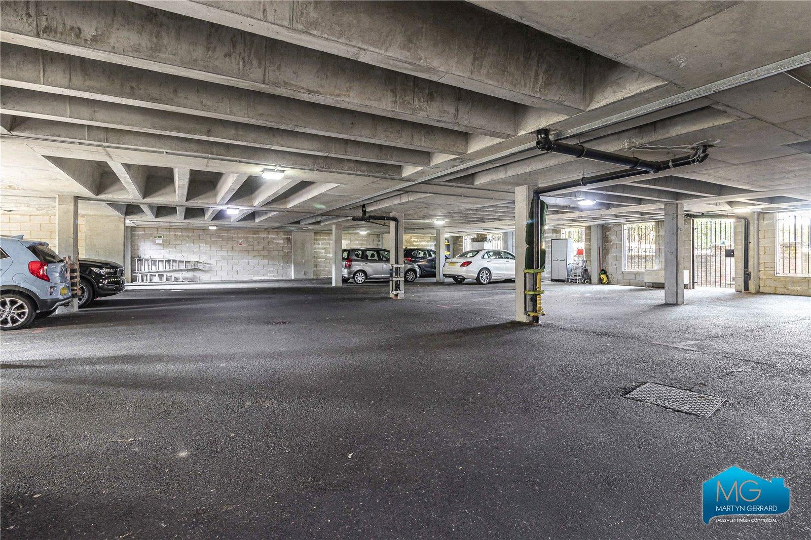 3 bedroom Apartment to rent - Martyn Gerrard