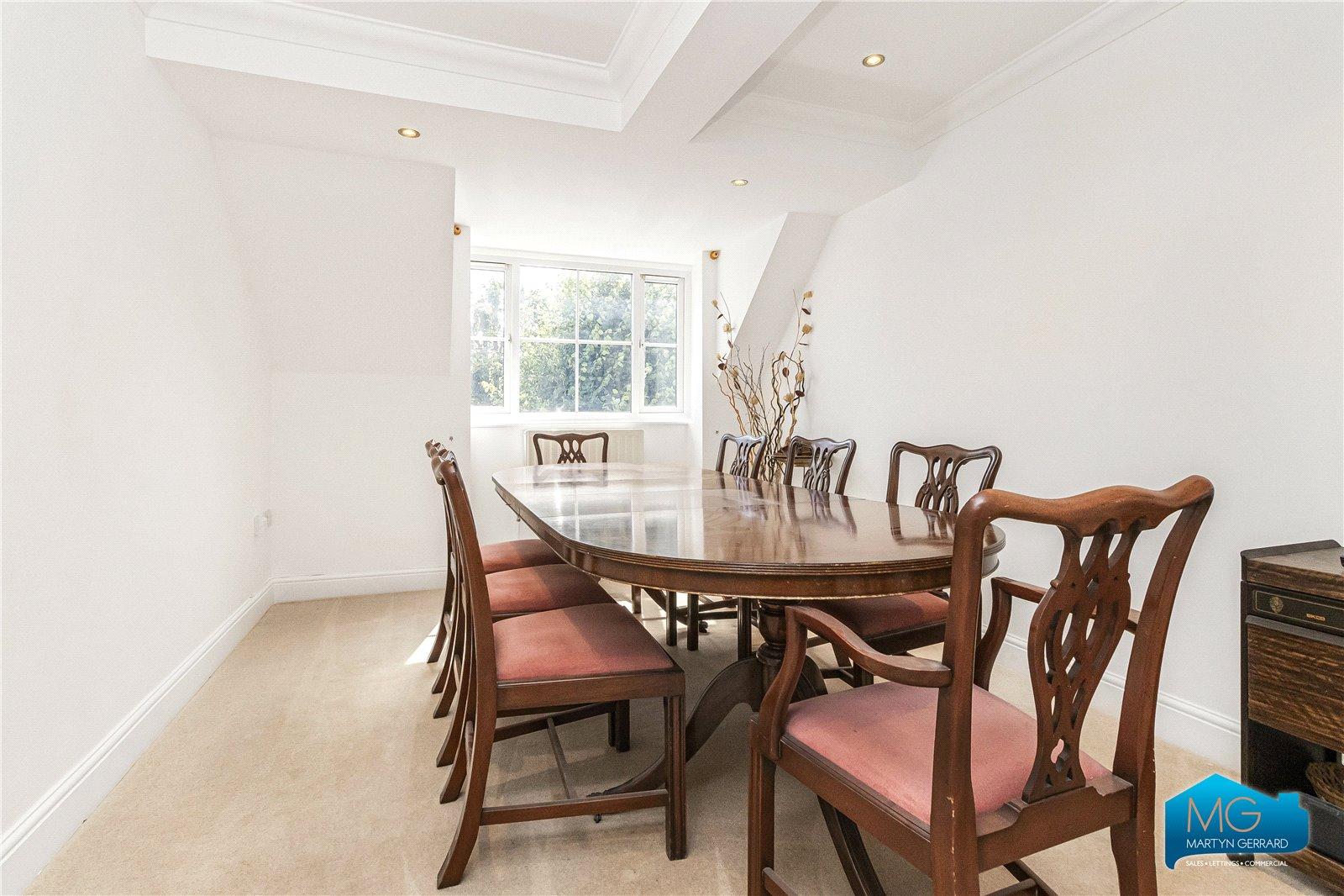 3 bedroom Apartment to rent - Martyn Gerrard