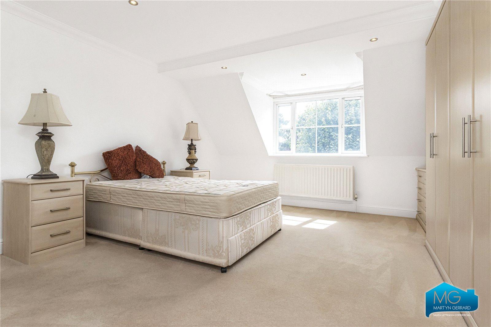 3 bedroom Apartment to rent - Martyn Gerrard