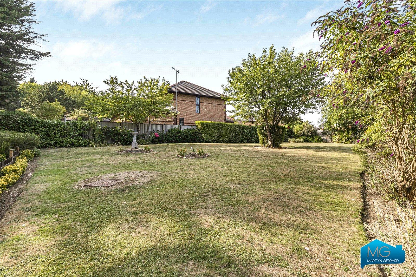 3 bedroom Apartment to rent - Martyn Gerrard