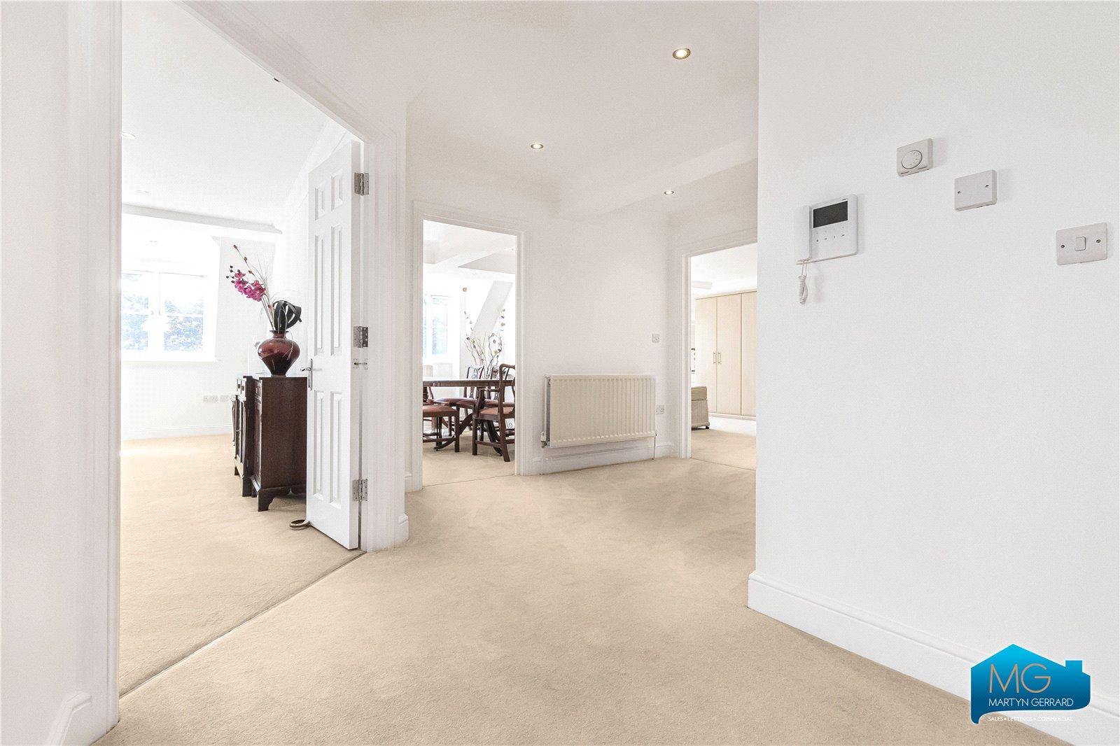 3 bedroom Apartment to rent - Martyn Gerrard