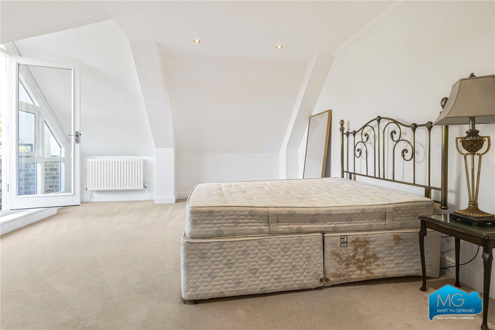 3 bedroom Apartment to rent - Martyn Gerrard