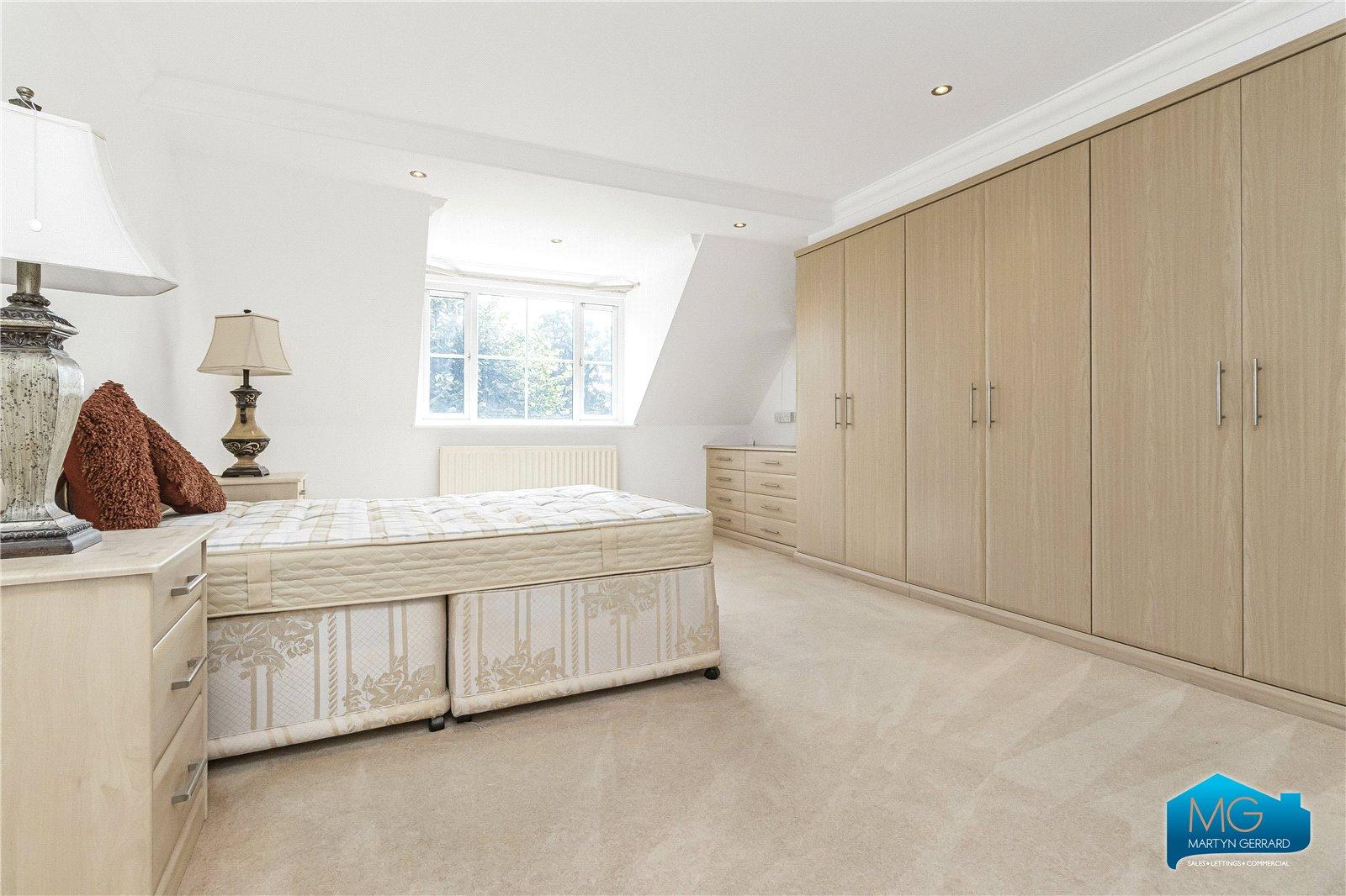 3 bedroom Apartment to rent - Martyn Gerrard