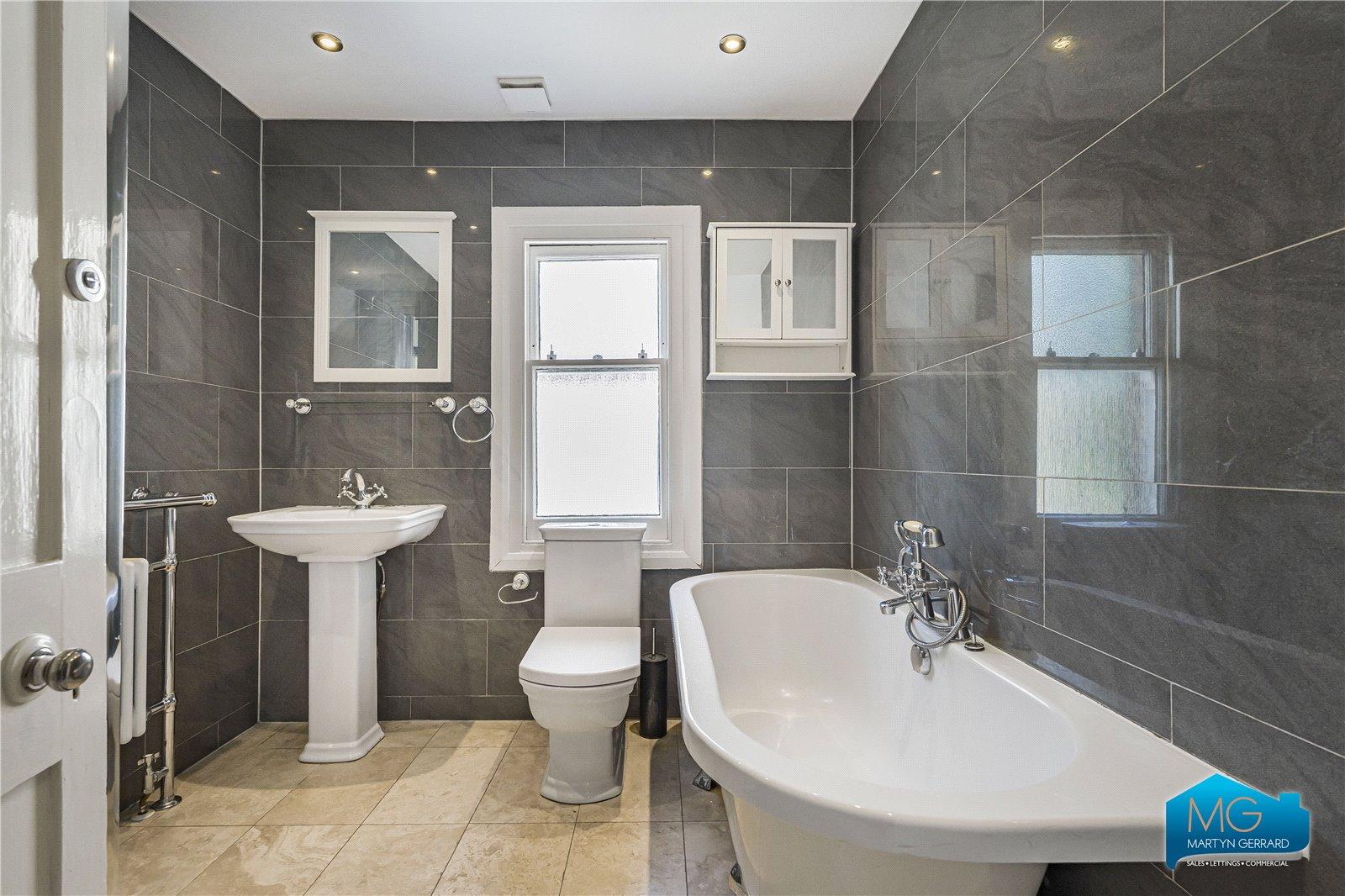 5 bedroom Semi-Detached House to rent - Martyn Gerrard