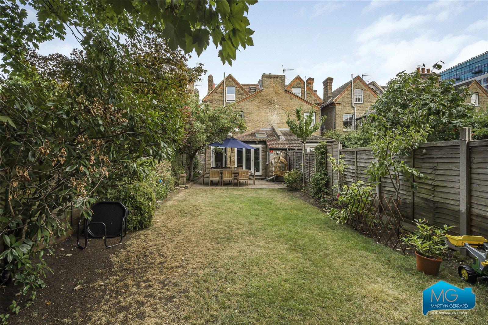 5 bedroom Semi-Detached House to rent - Martyn Gerrard