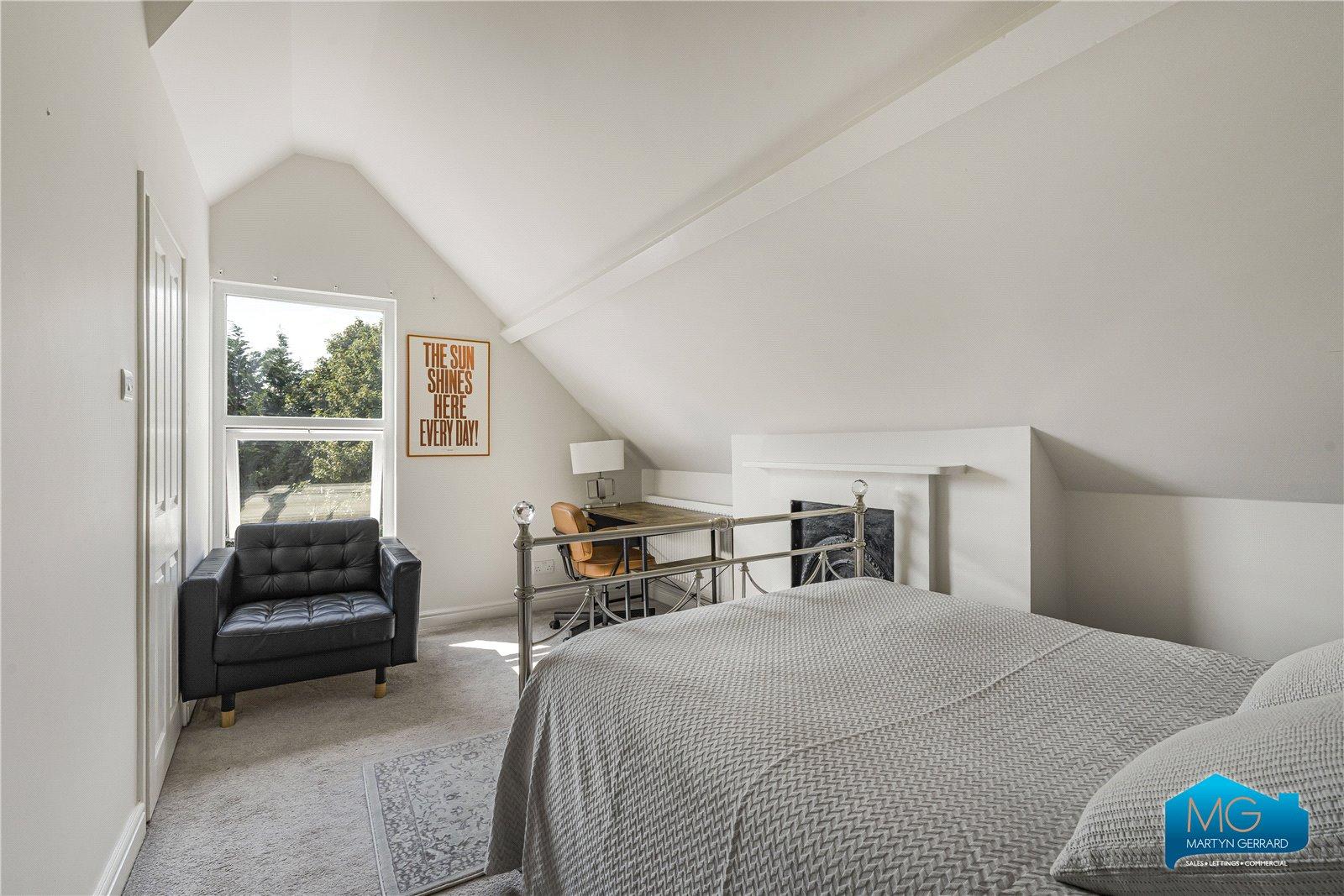 5 bedroom Semi-Detached House to rent - Martyn Gerrard