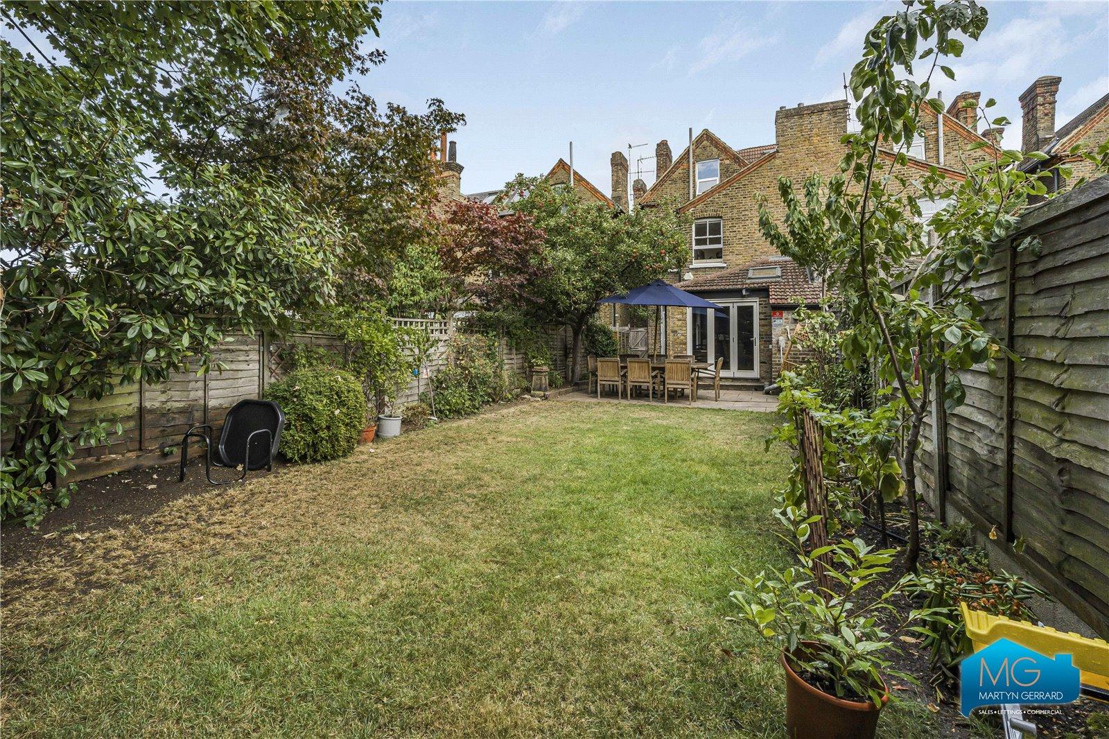 5 bedroom Semi-Detached House to rent - Martyn Gerrard