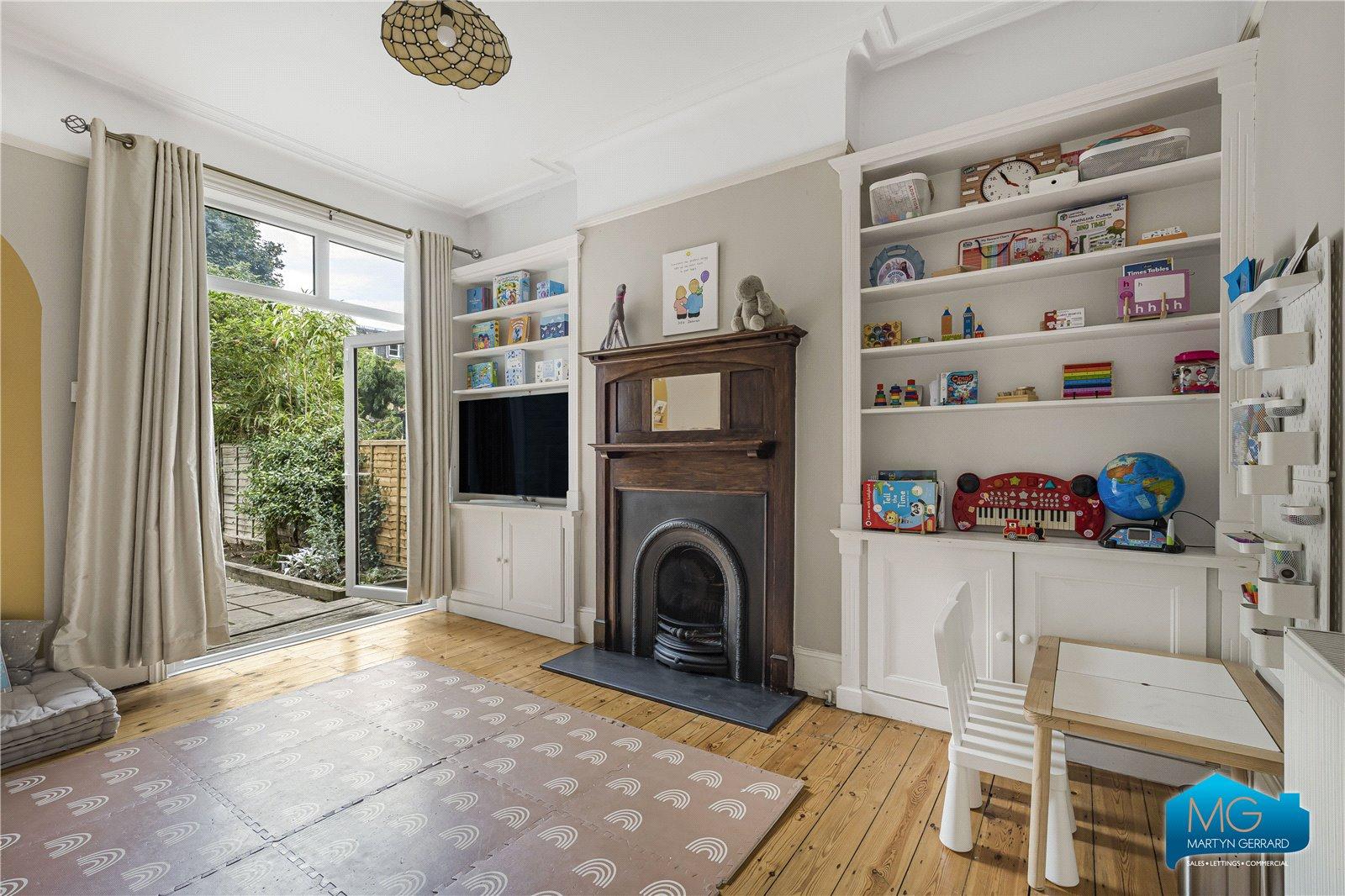 5 bedroom Semi-Detached House to rent - Martyn Gerrard