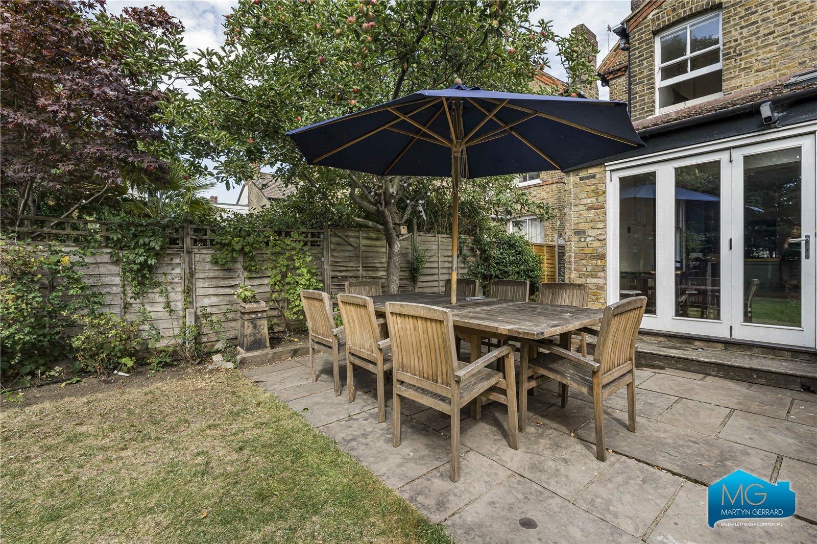 5 bedroom Semi-Detached House to rent - Martyn Gerrard