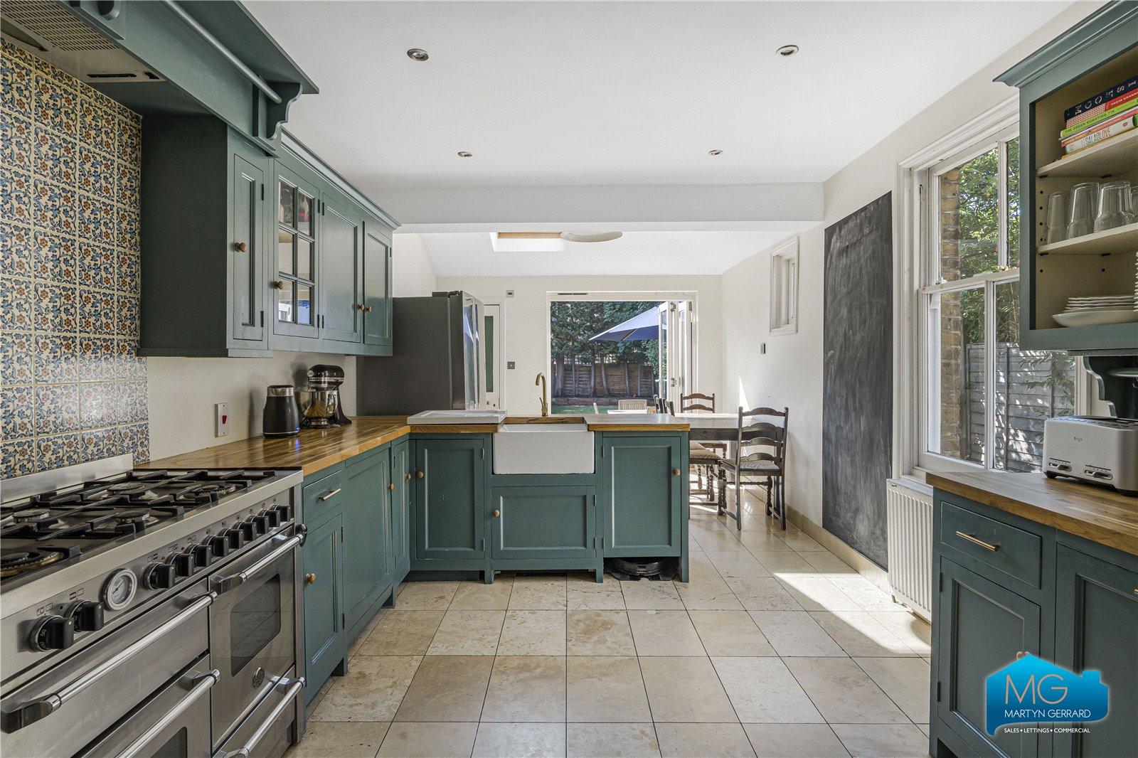 5 bedroom Semi-Detached House to rent - Martyn Gerrard