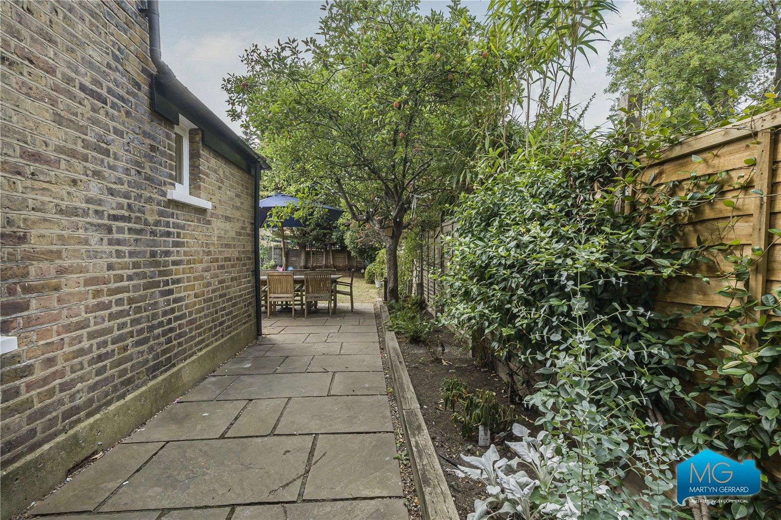 5 bedroom Semi-Detached House to rent - Martyn Gerrard