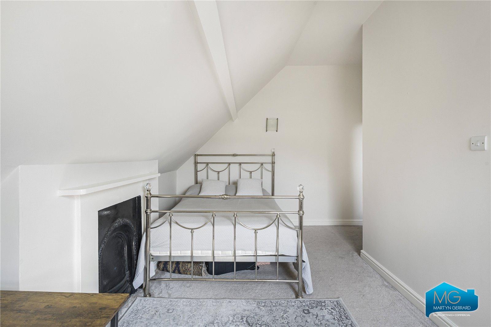 5 bedroom Semi-Detached House to rent - Martyn Gerrard