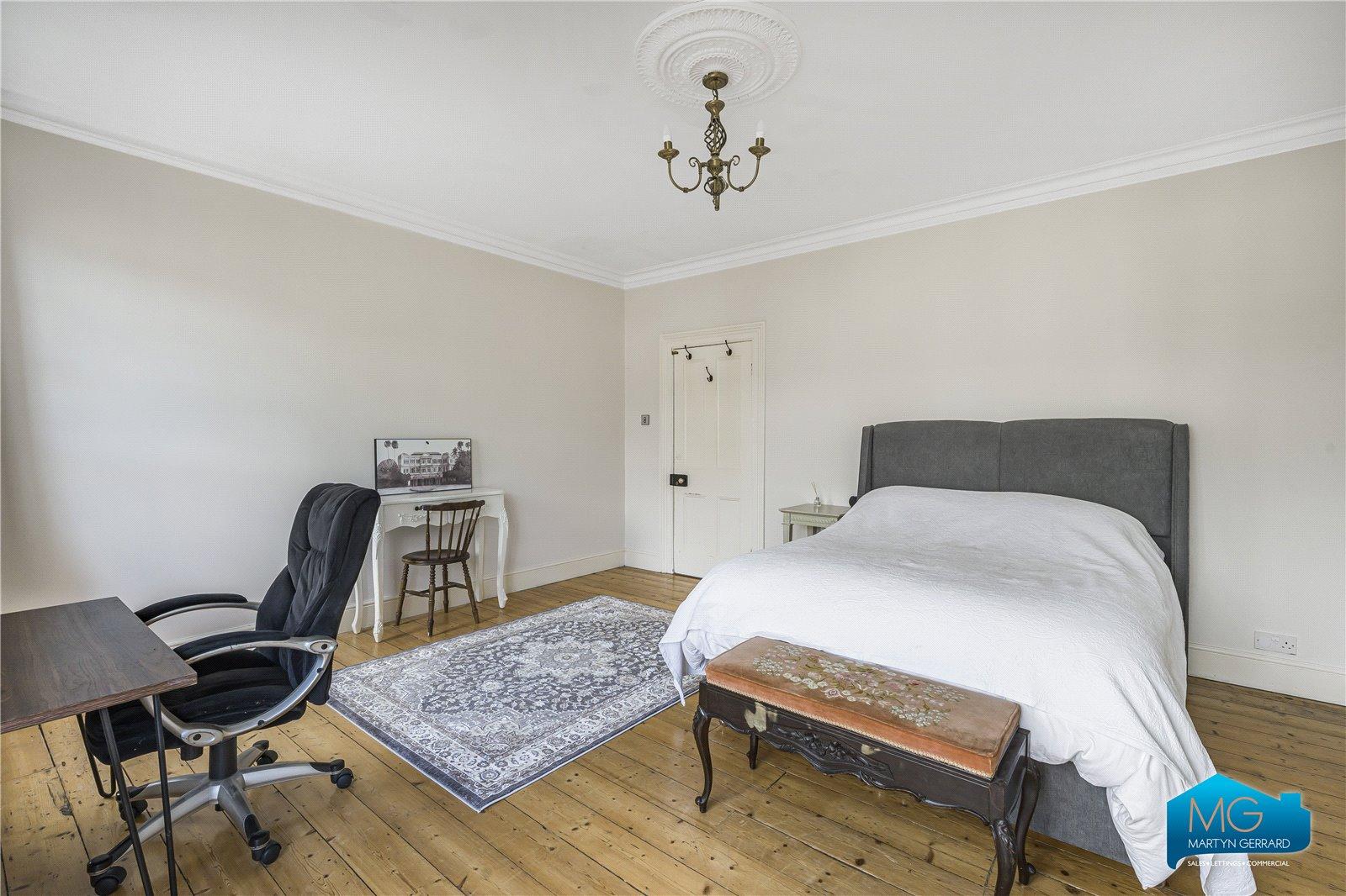 5 bedroom Semi-Detached House to rent - Martyn Gerrard