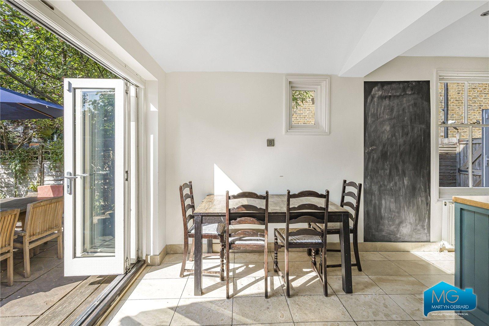 5 bedroom Semi-Detached House to rent - Martyn Gerrard