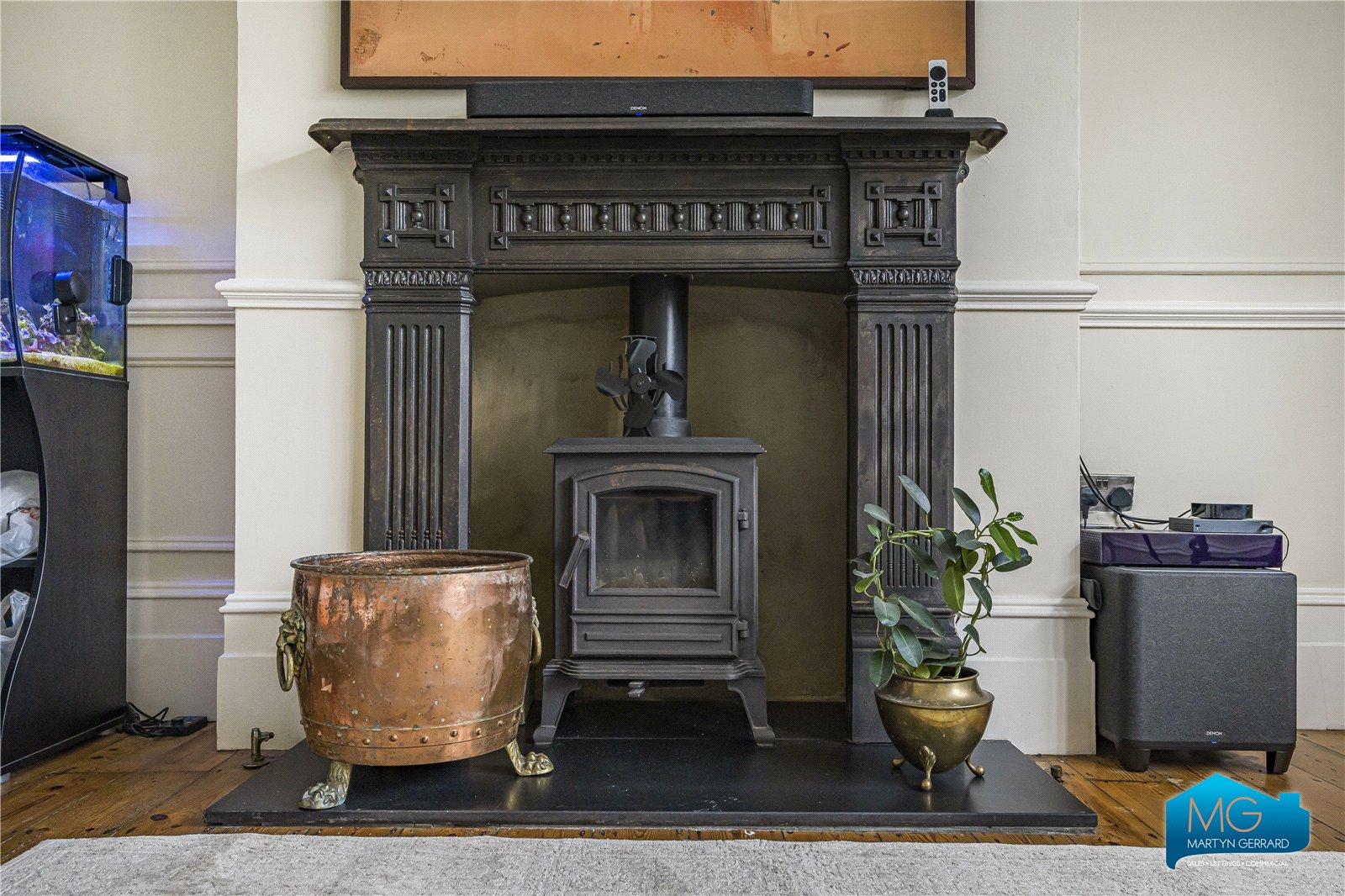 5 bedroom Semi-Detached House to rent - Martyn Gerrard