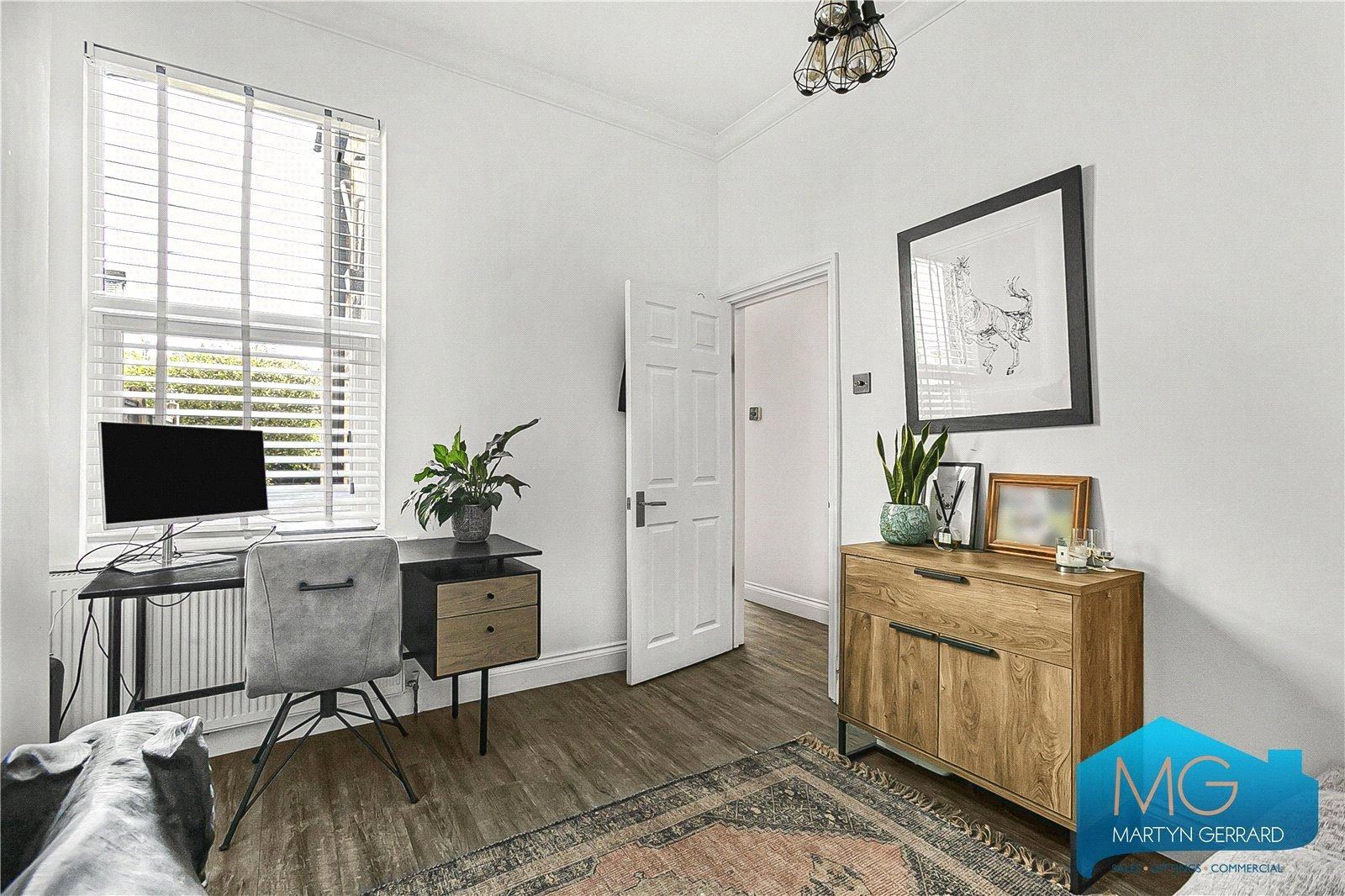 2 bedroom Ground Floor Flat to rent - Martyn Gerrard