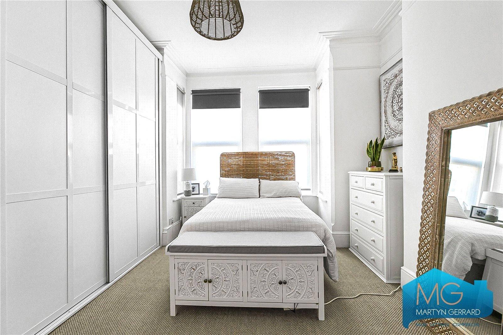 2 bedroom Ground Floor Flat to rent - Martyn Gerrard
