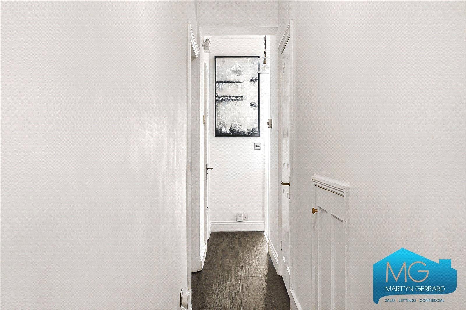 2 bedroom Ground Floor Flat to rent - Martyn Gerrard