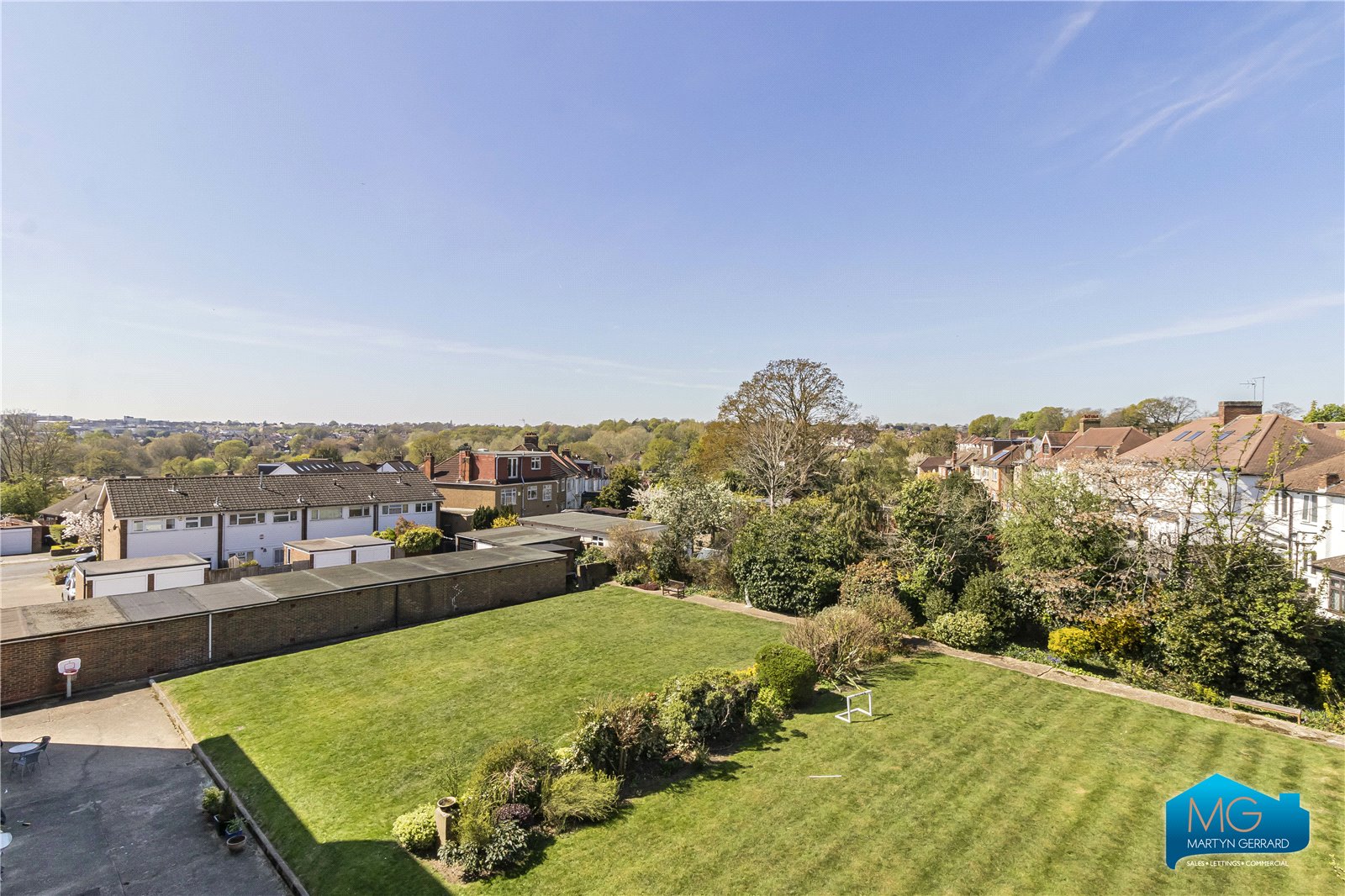 3 bedroom Apartment to rent - Martyn Gerrard