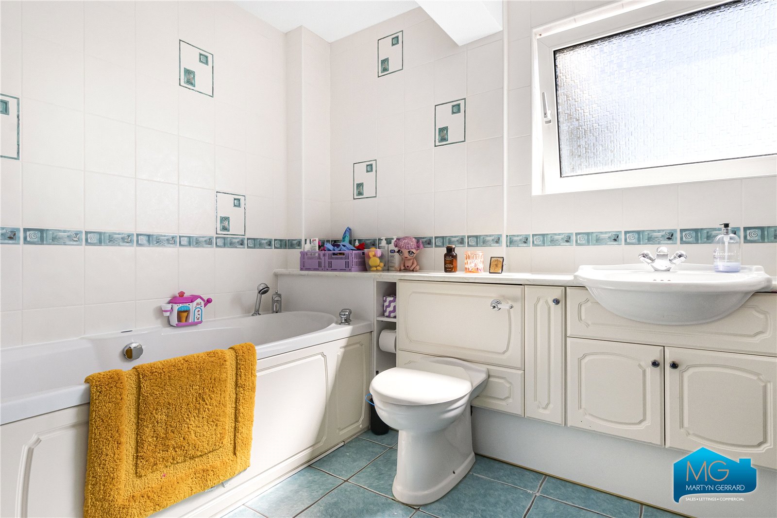 3 bedroom Apartment to rent - Martyn Gerrard