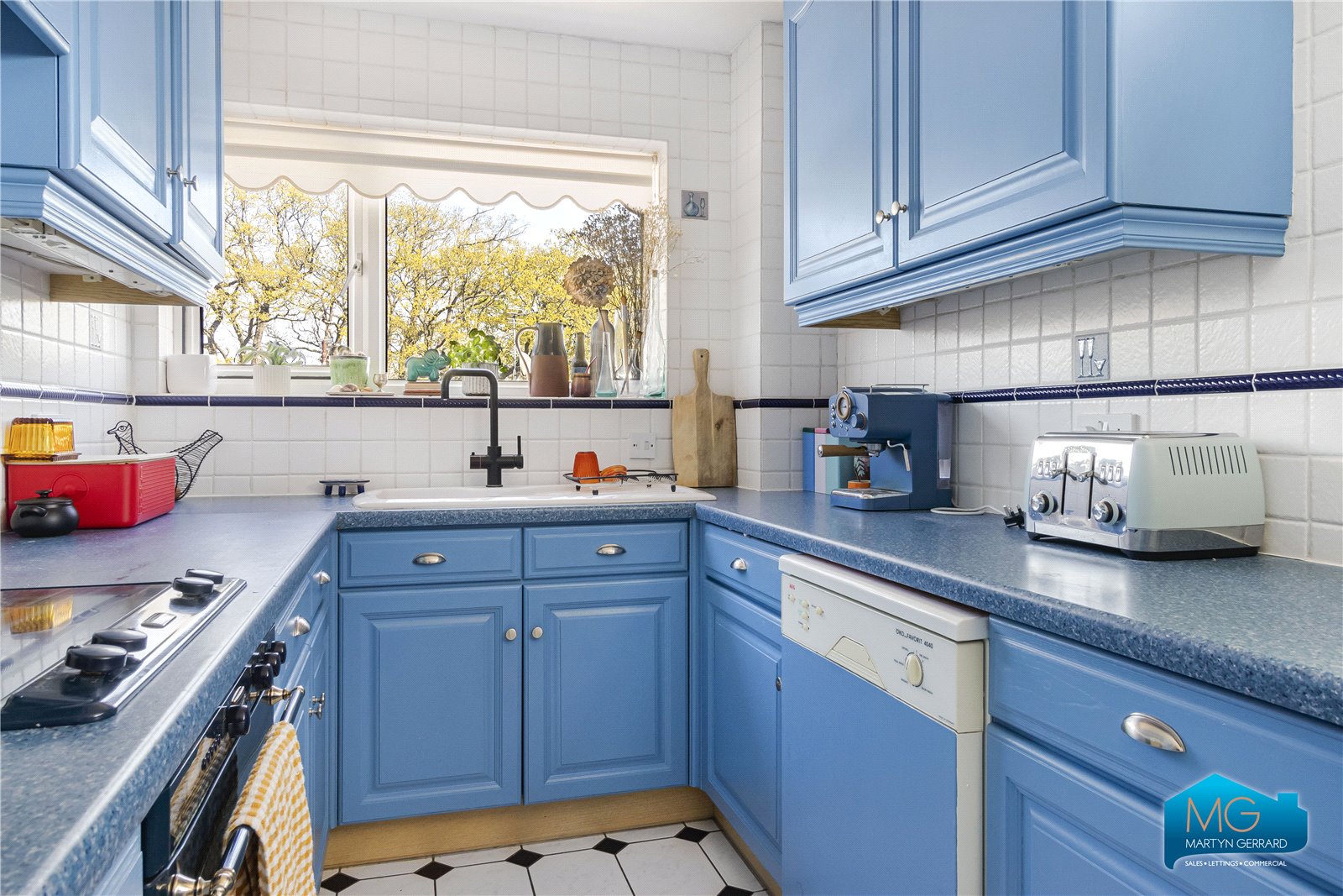 3 bedroom Apartment to rent - Martyn Gerrard