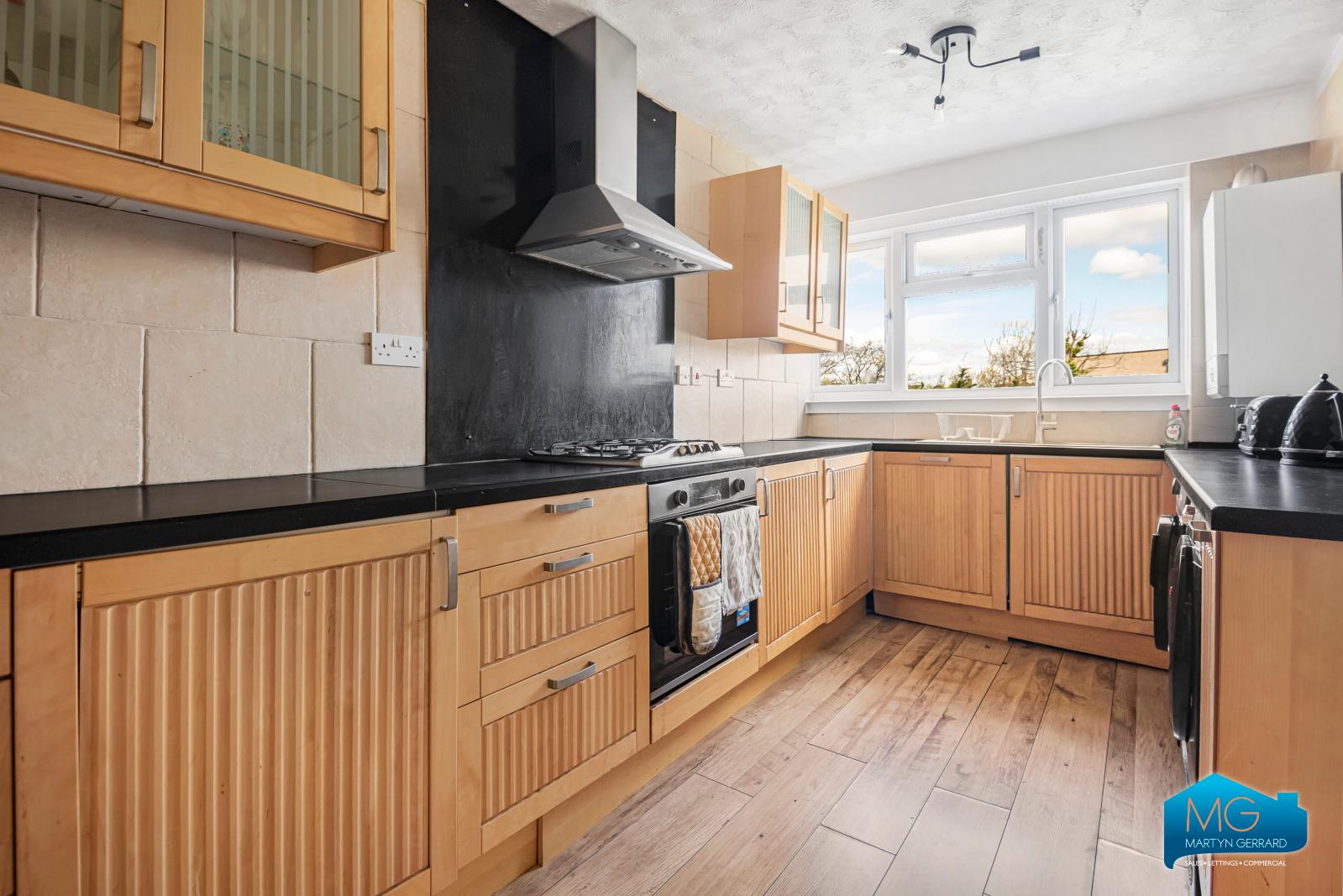 2 bedroom Apartment to rent - Martyn Gerrard