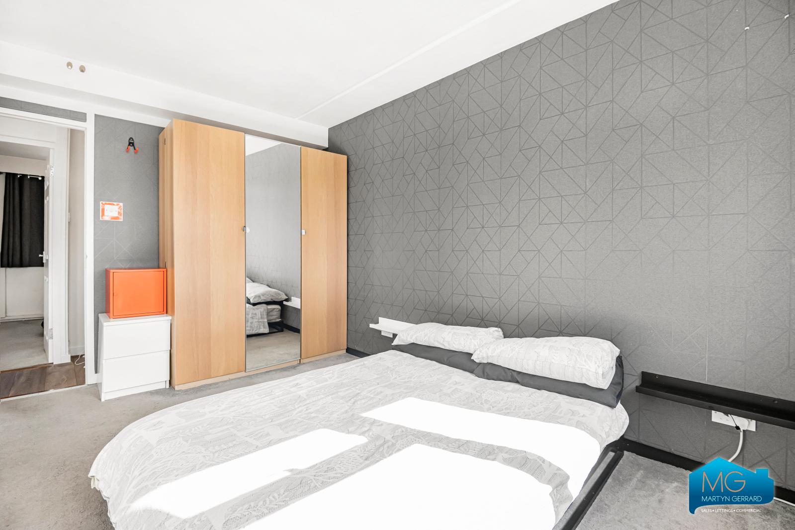 2 bedroom Apartment to rent - Martyn Gerrard