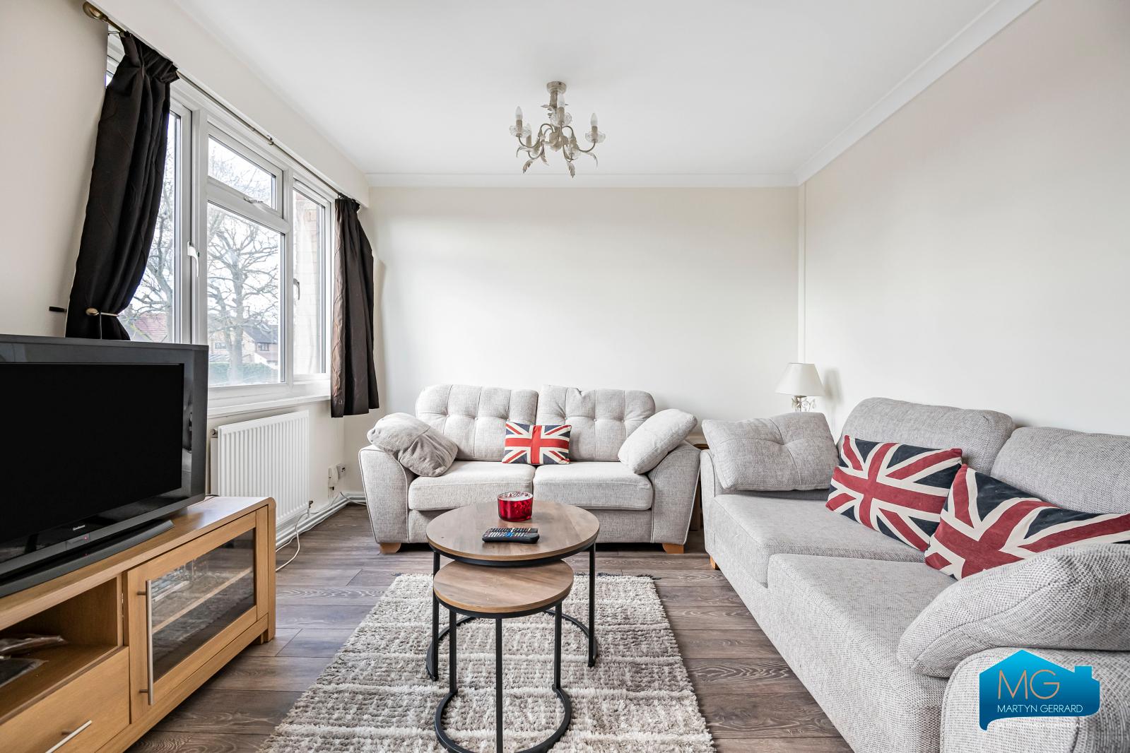 2 bedroom Apartment to rent - Martyn Gerrard