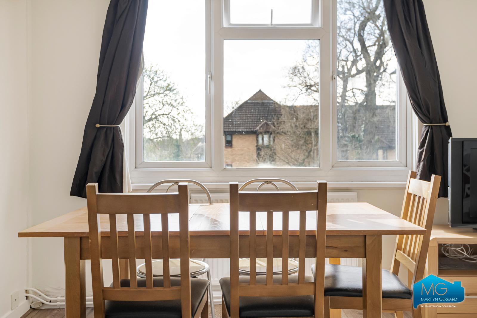 2 bedroom Apartment to rent - Martyn Gerrard