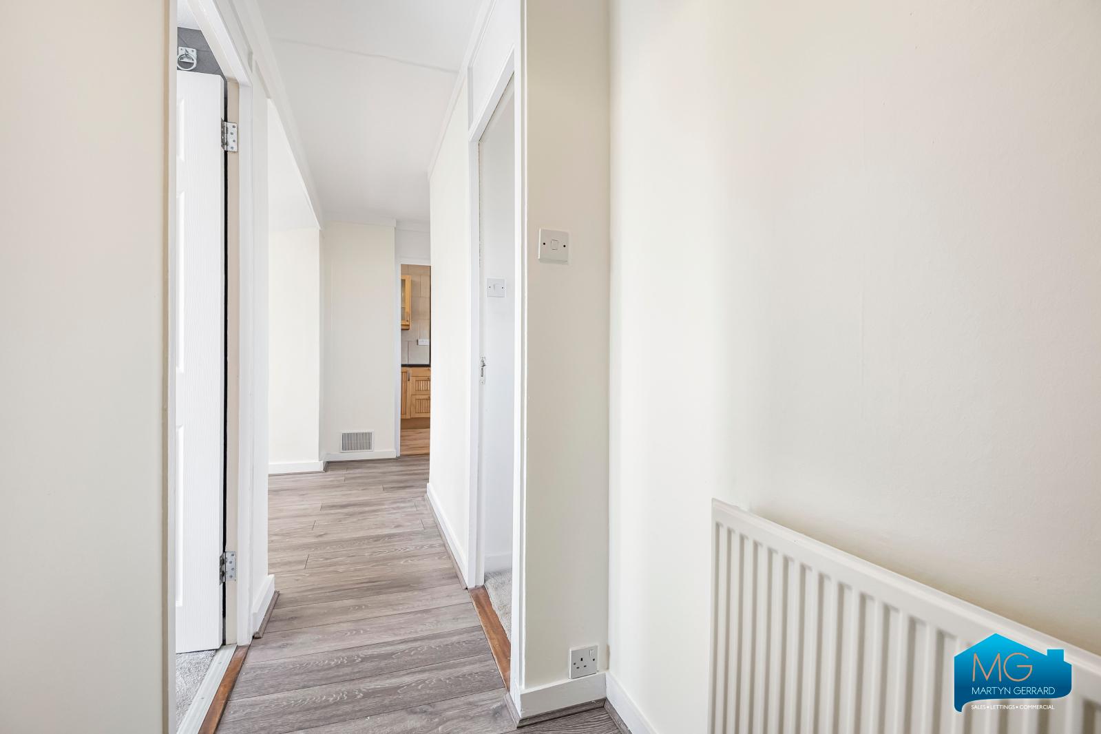 2 bedroom Apartment to rent - Martyn Gerrard