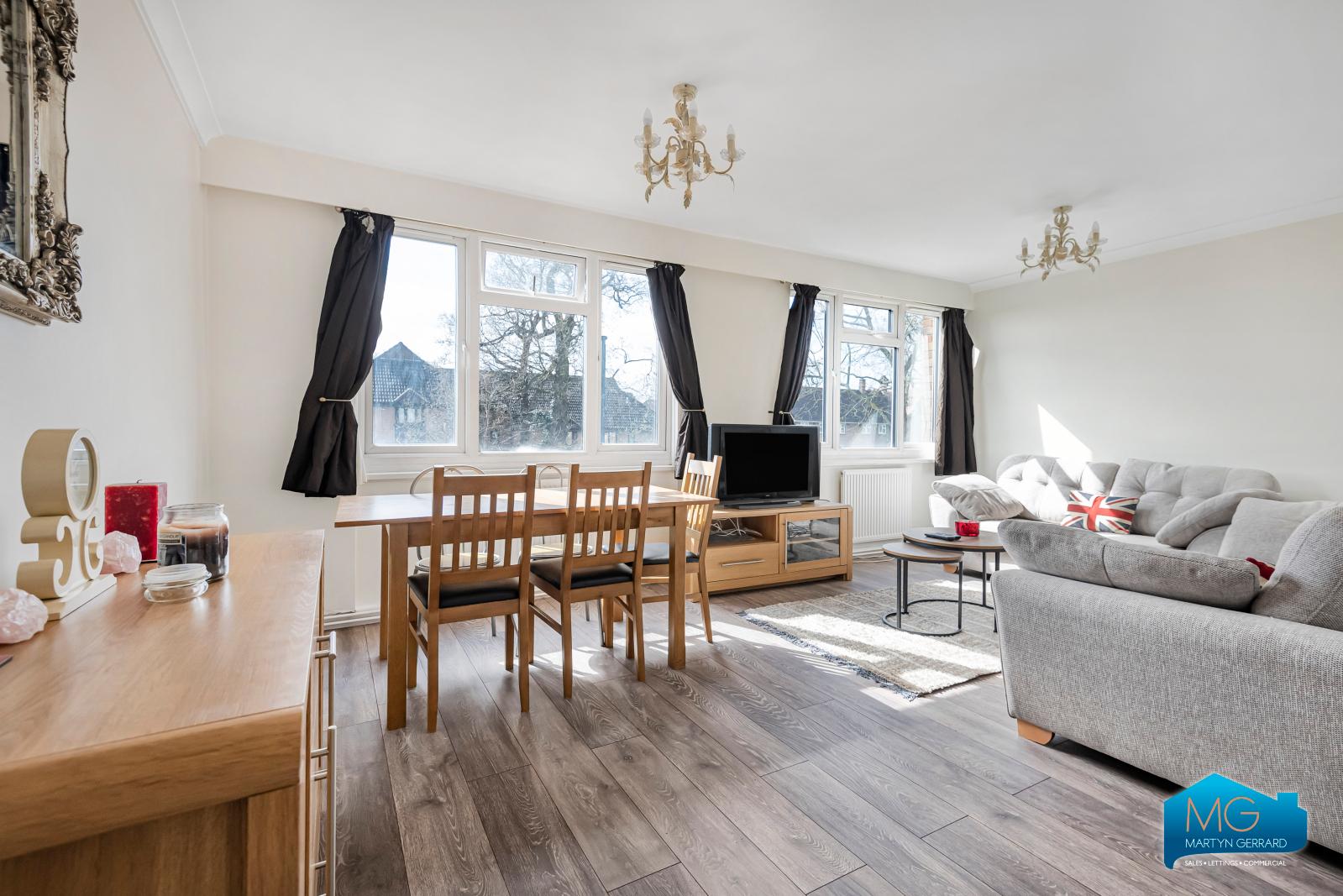 2 bedroom Apartment to rent - Martyn Gerrard