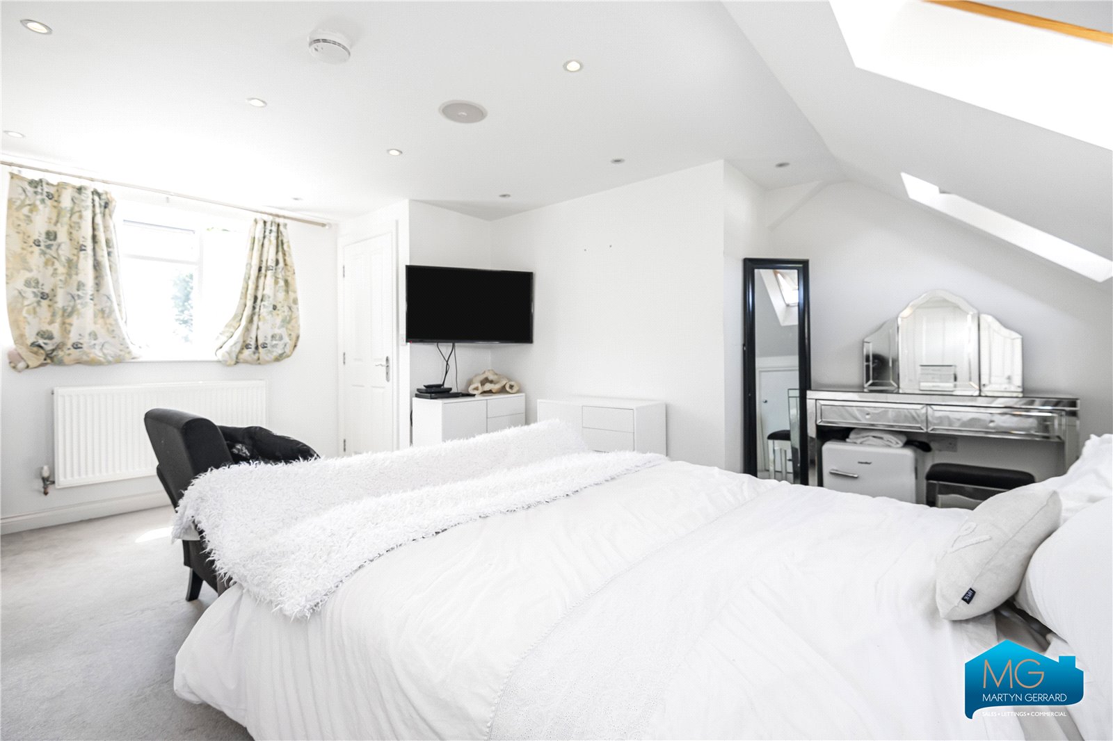 4 bedroom Terraced House to rent - Martyn Gerrard