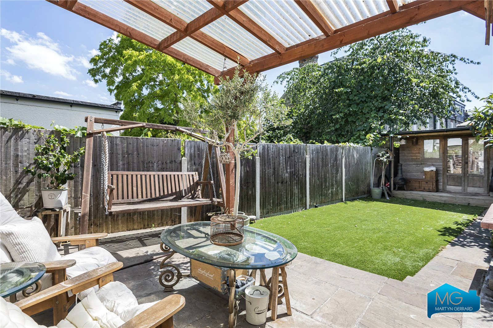 4 bedroom Terraced House to rent - Martyn Gerrard