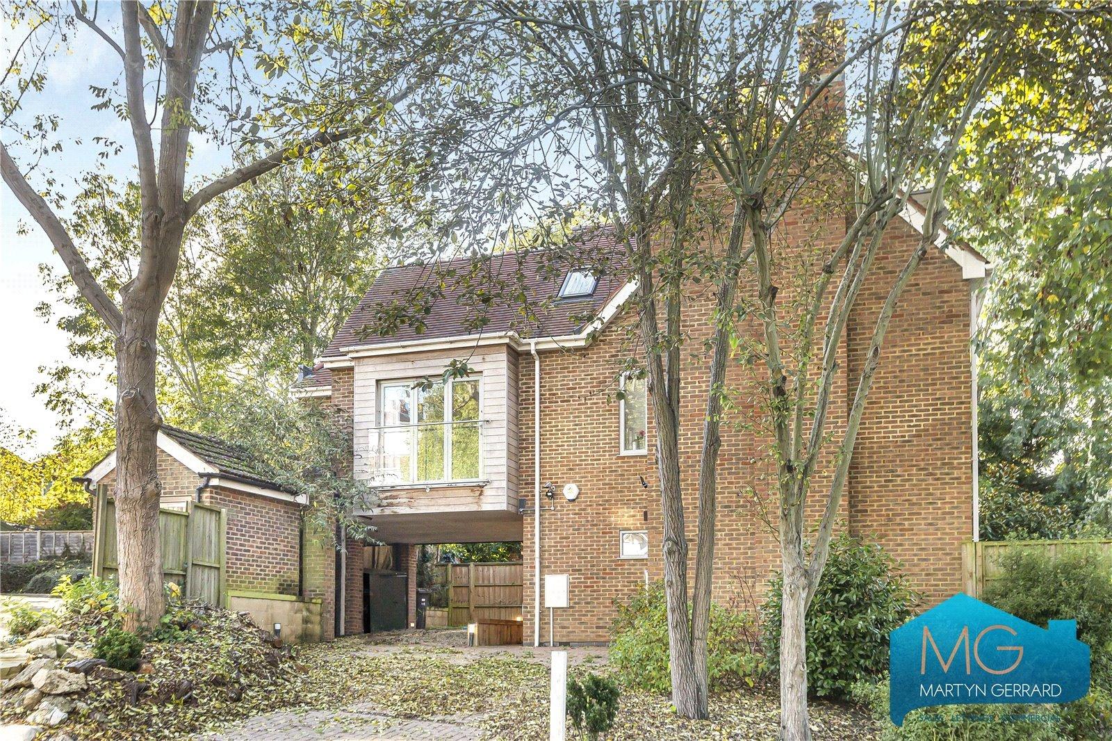 4 bedroom Detached House to rent - Martyn Gerrard
