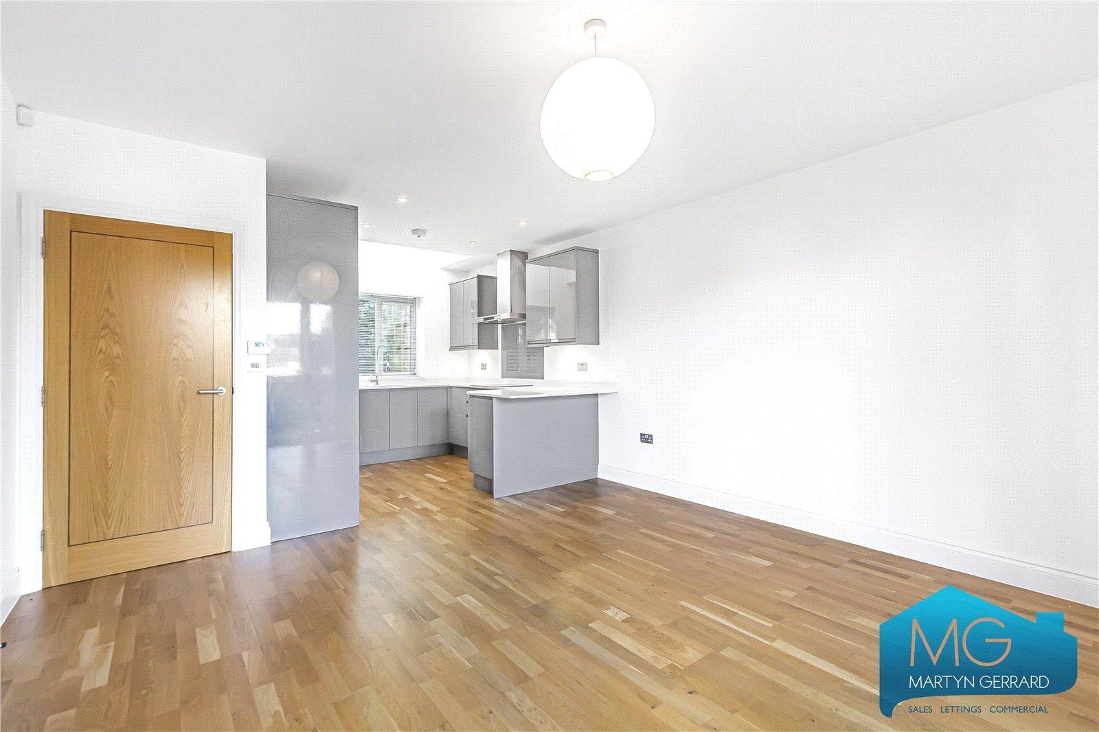4 bedroom Detached House to rent - Martyn Gerrard
