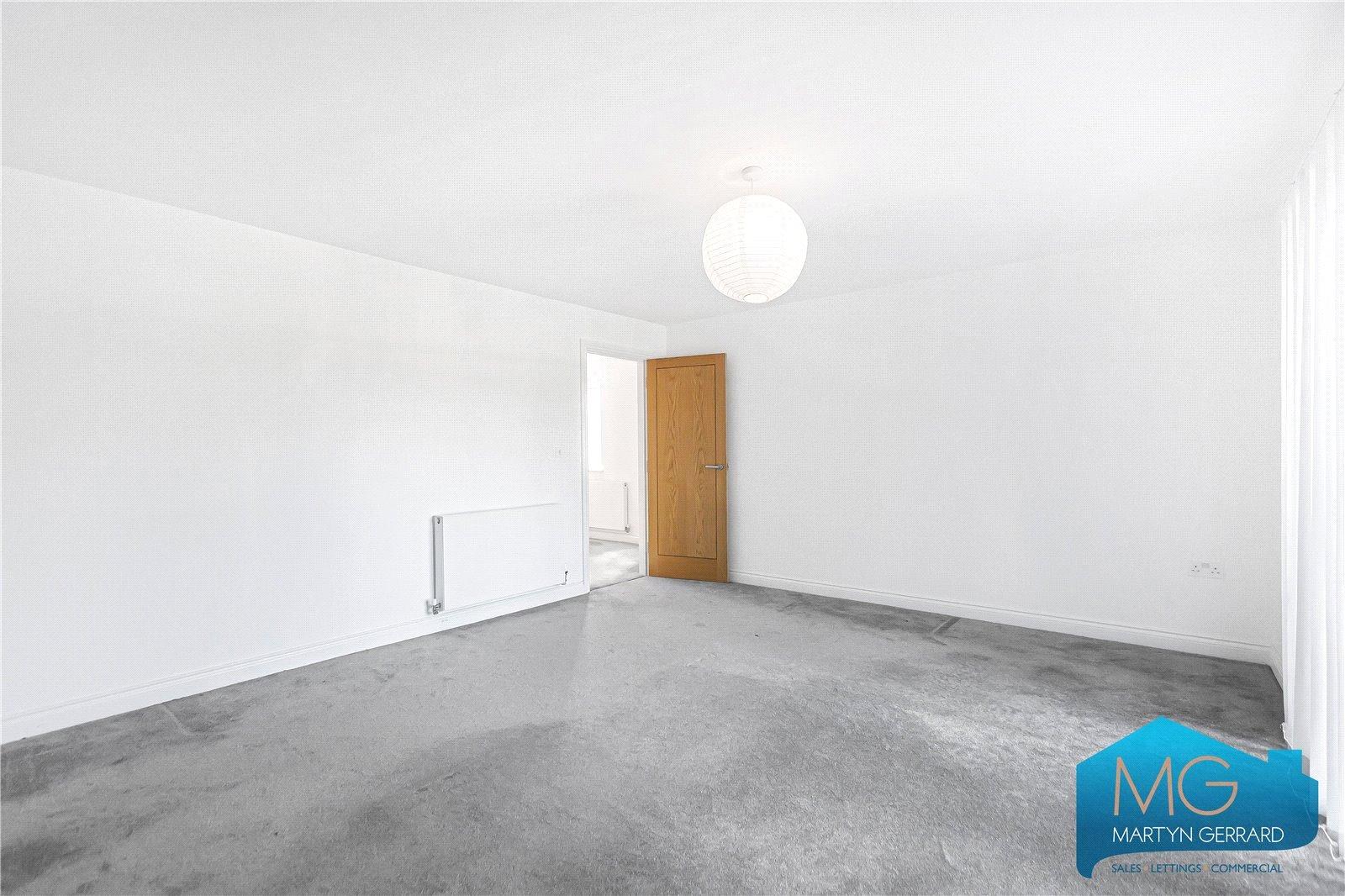 4 bedroom Detached House to rent - Martyn Gerrard
