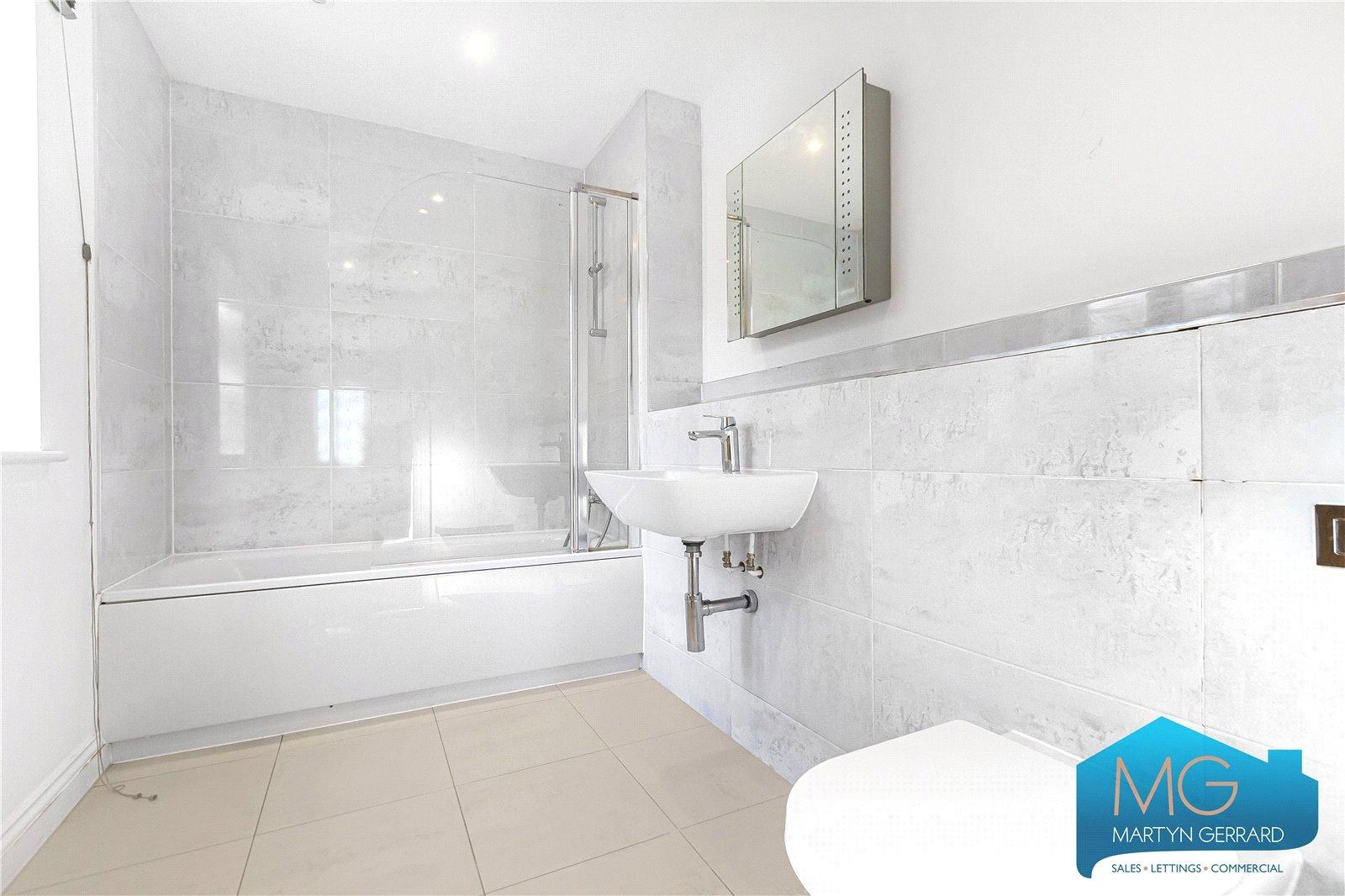 4 bedroom Detached House to rent - Martyn Gerrard