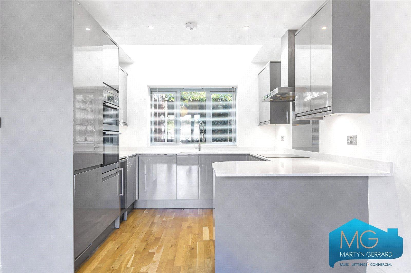 4 bedroom Detached House to rent - Martyn Gerrard