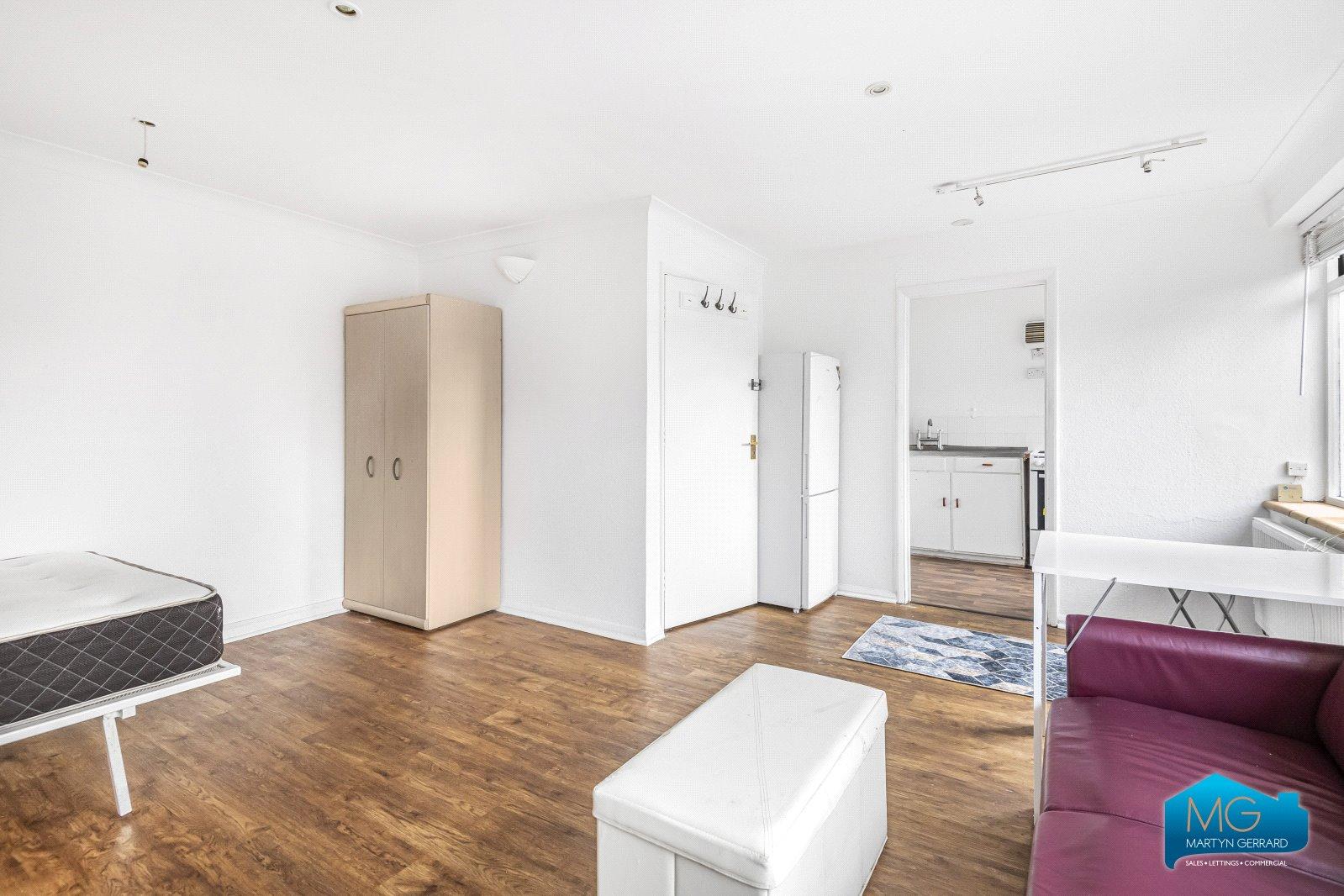 2 bedroom Maisonette to rent - Martyn Gerrard