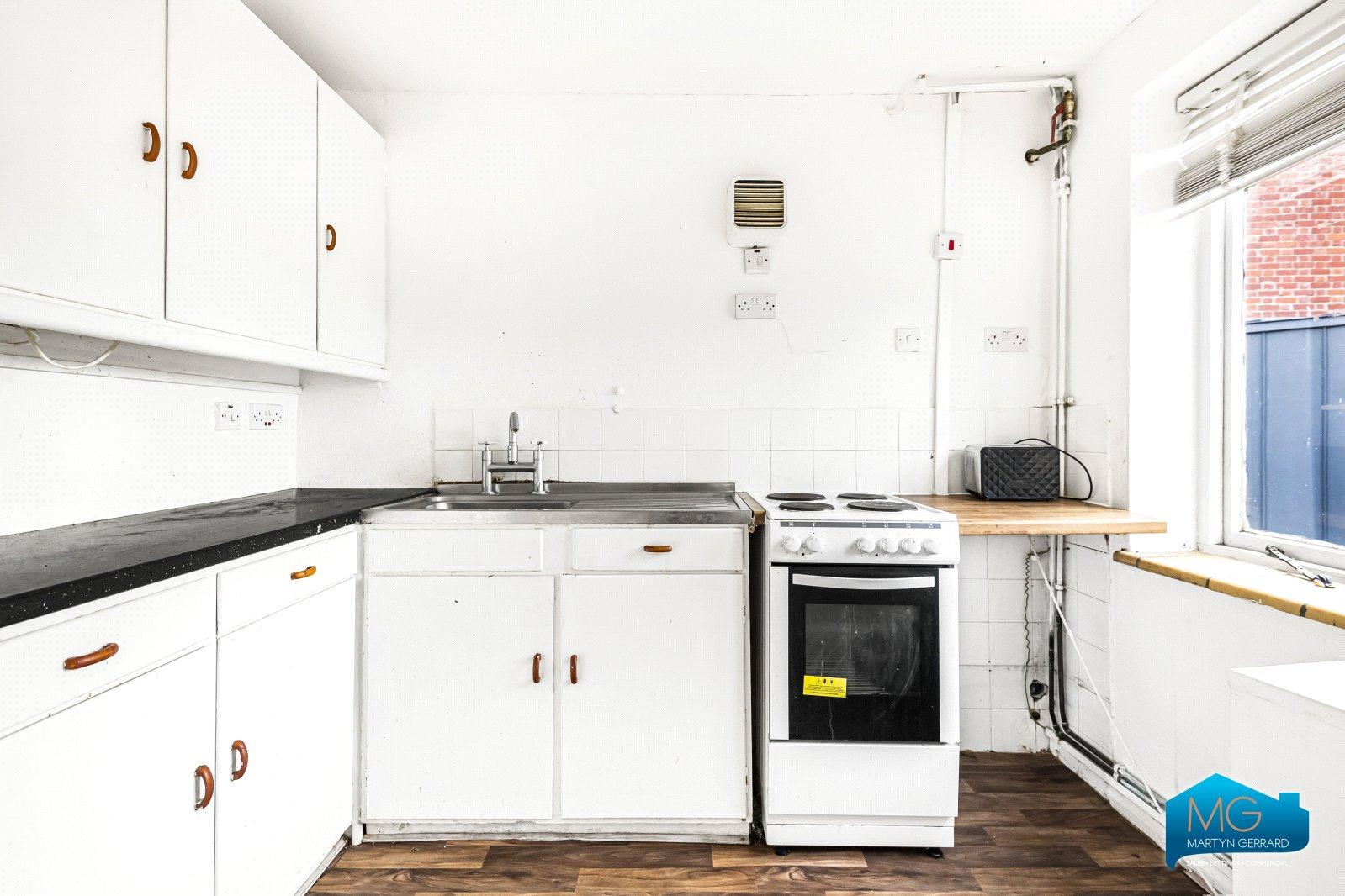2 bedroom Maisonette to rent - Martyn Gerrard